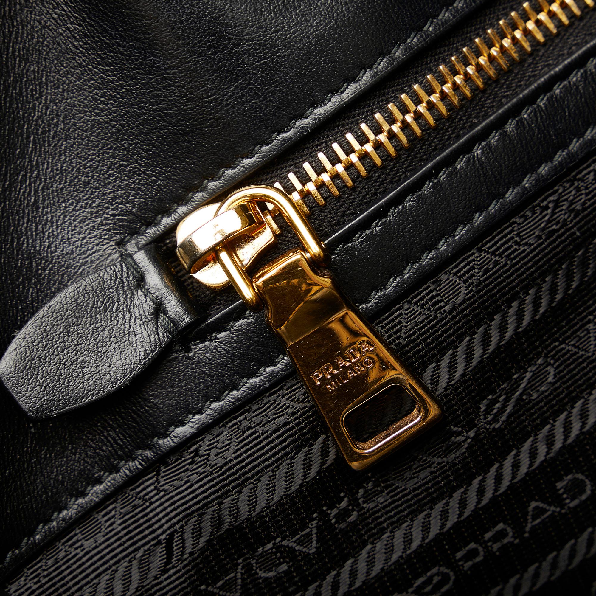 Prada Symbole Triangolo Tote (SHG-eoCrkY)