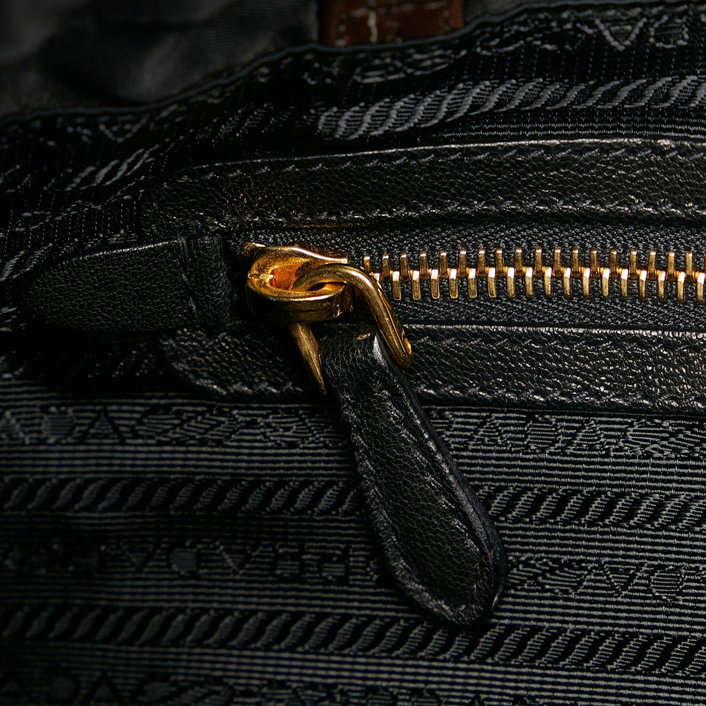 Prada Tessuto Drawstring Tote (SHG-doD2Ev)