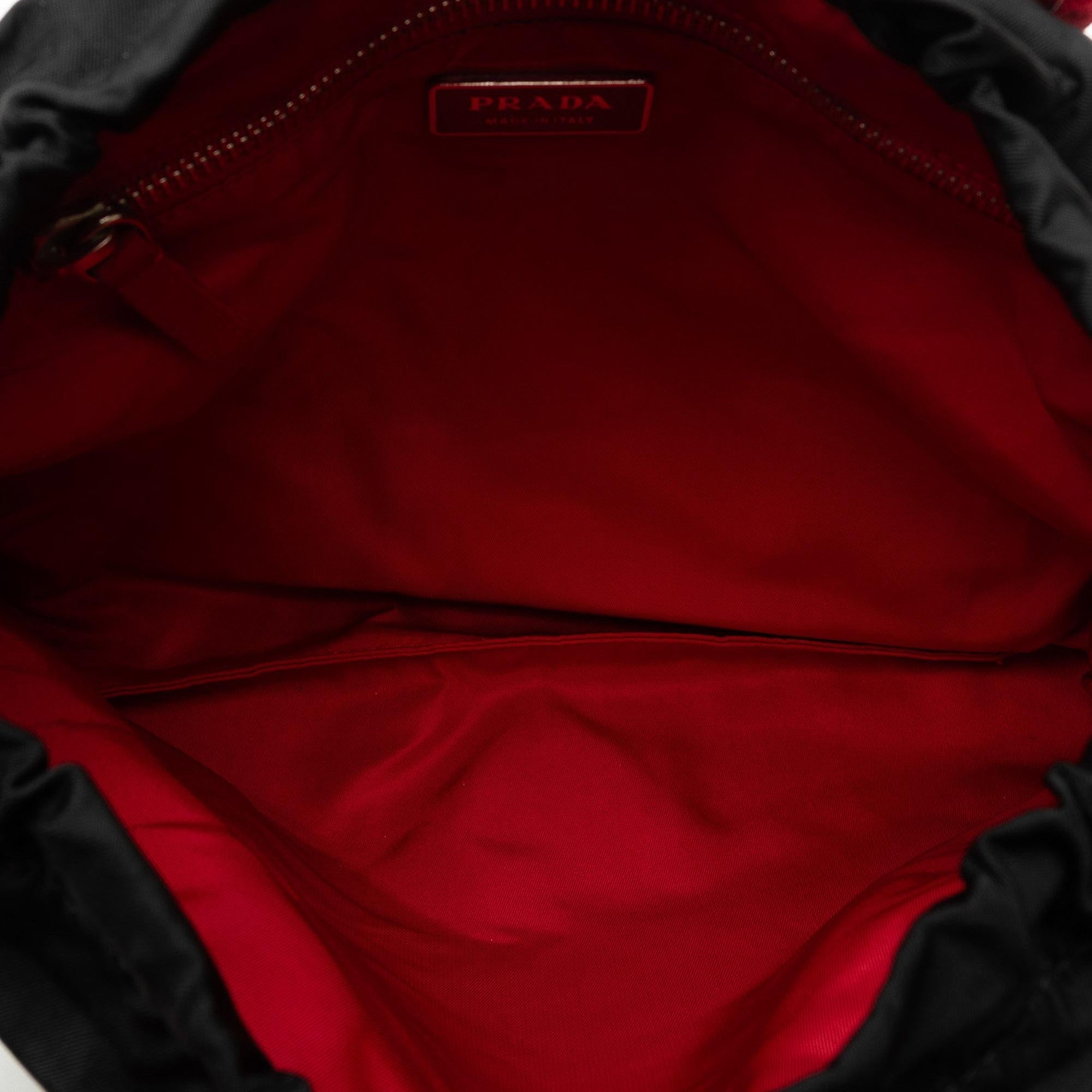 Prada Tessuto Drawstring Tote (SHG-KLu2YA)