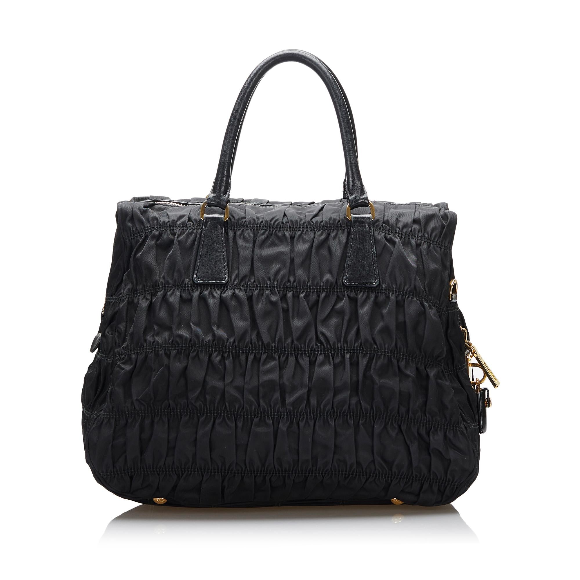Prada Tessuto Gaufre Tote Bag (SHG-0szrJS)
