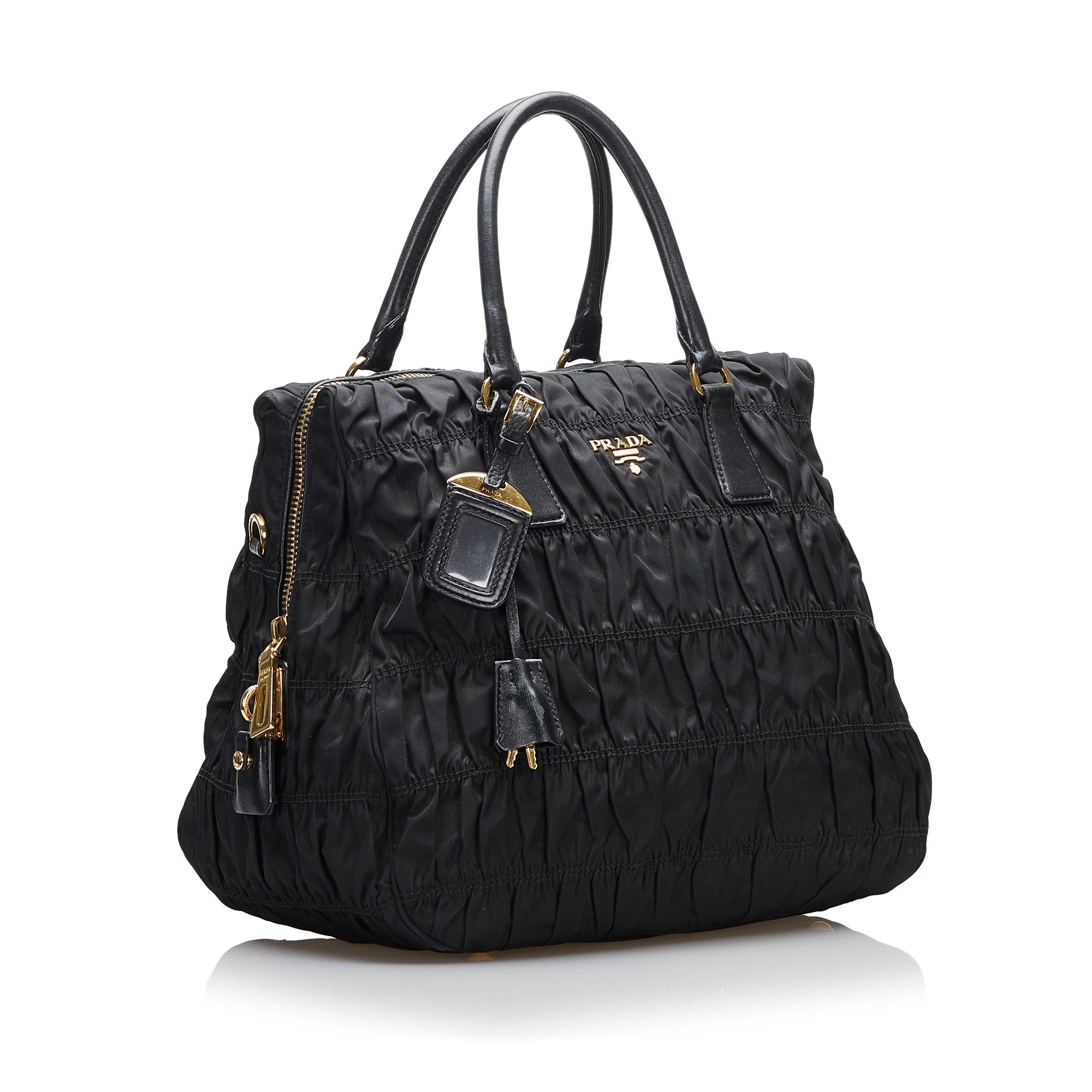 Prada Tessuto Gaufre Tote Bag (SHG-0szrJS)