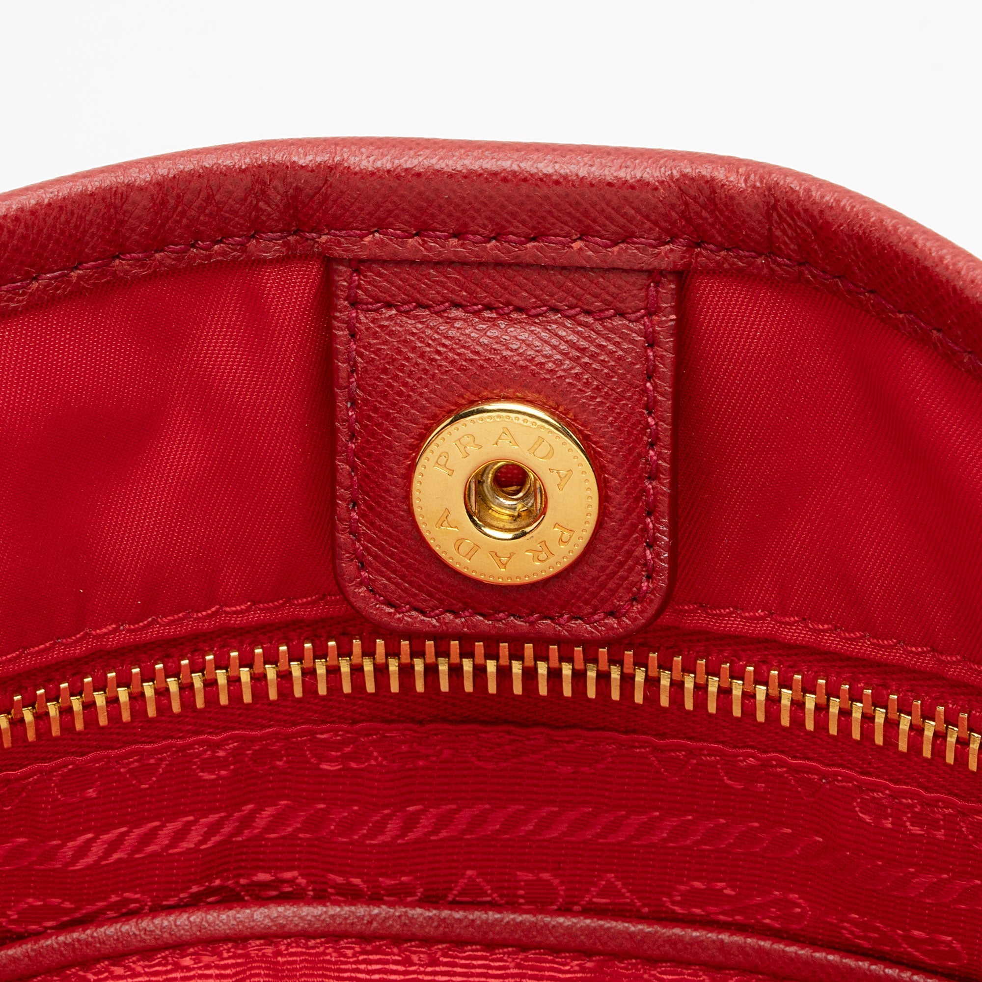 Prada Tessuto Saffiano Drawstring Tote (SHF-qG4m7p)