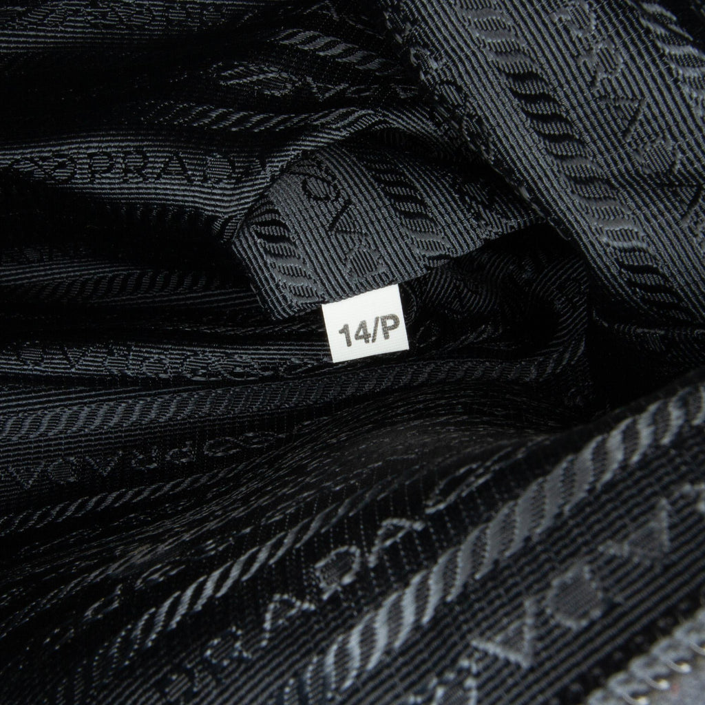 Prada Tessuto Stampato Tote (SHG-CaJDZn)