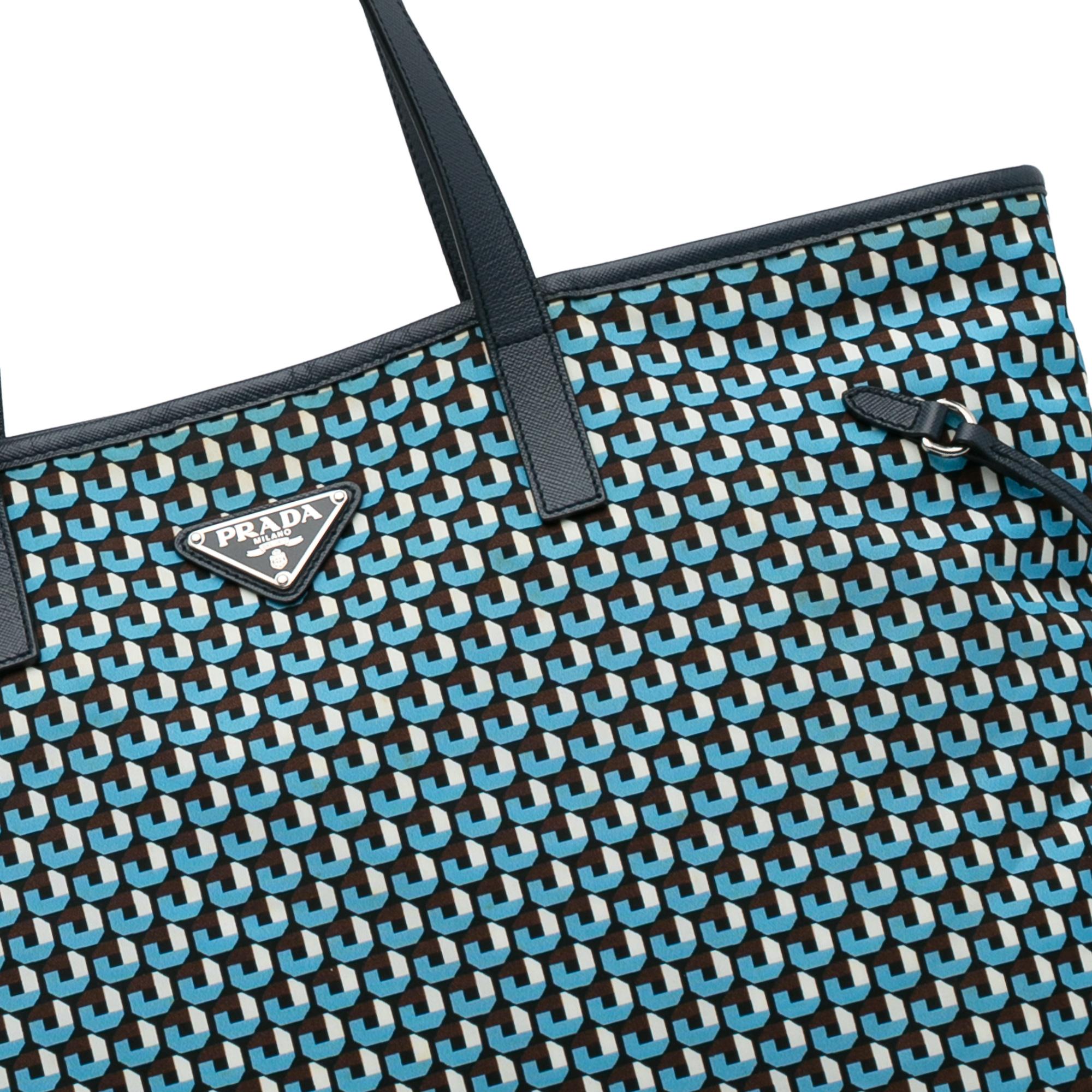 Prada Tessuto Stampato Tote (SHG-CaJDZn)