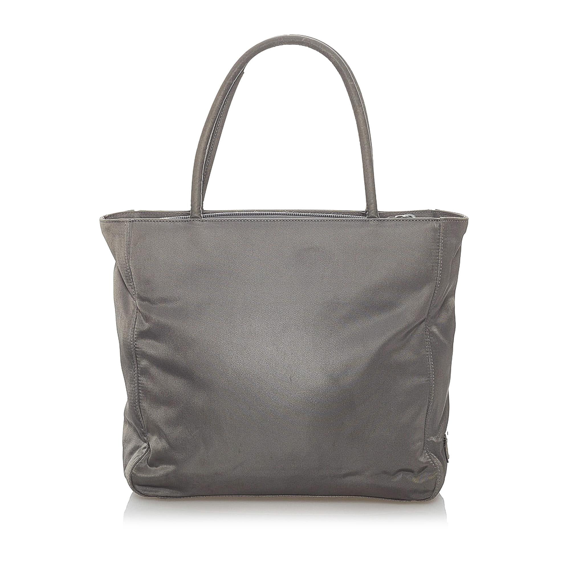 Prada Tessuto Tote Bag (SHG-30603)