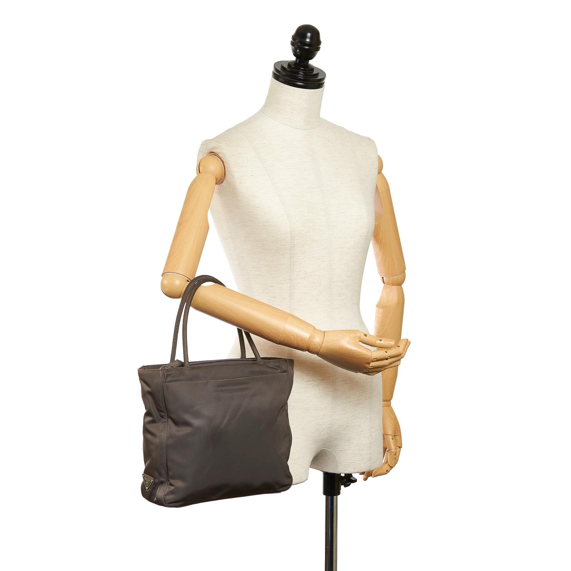 Prada Tessuto Tote Bag (SHG-30603)