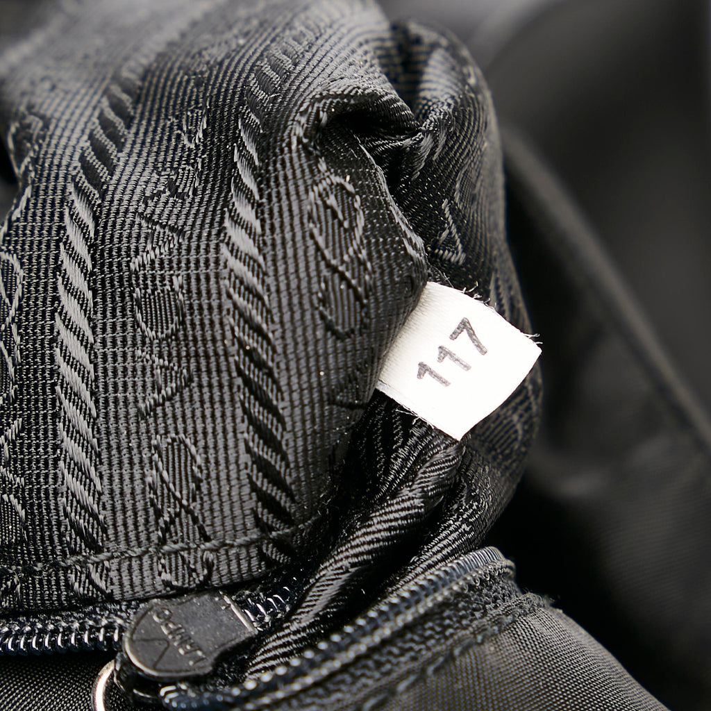 Prada Tessuto Tote Bag (SHG-31277)