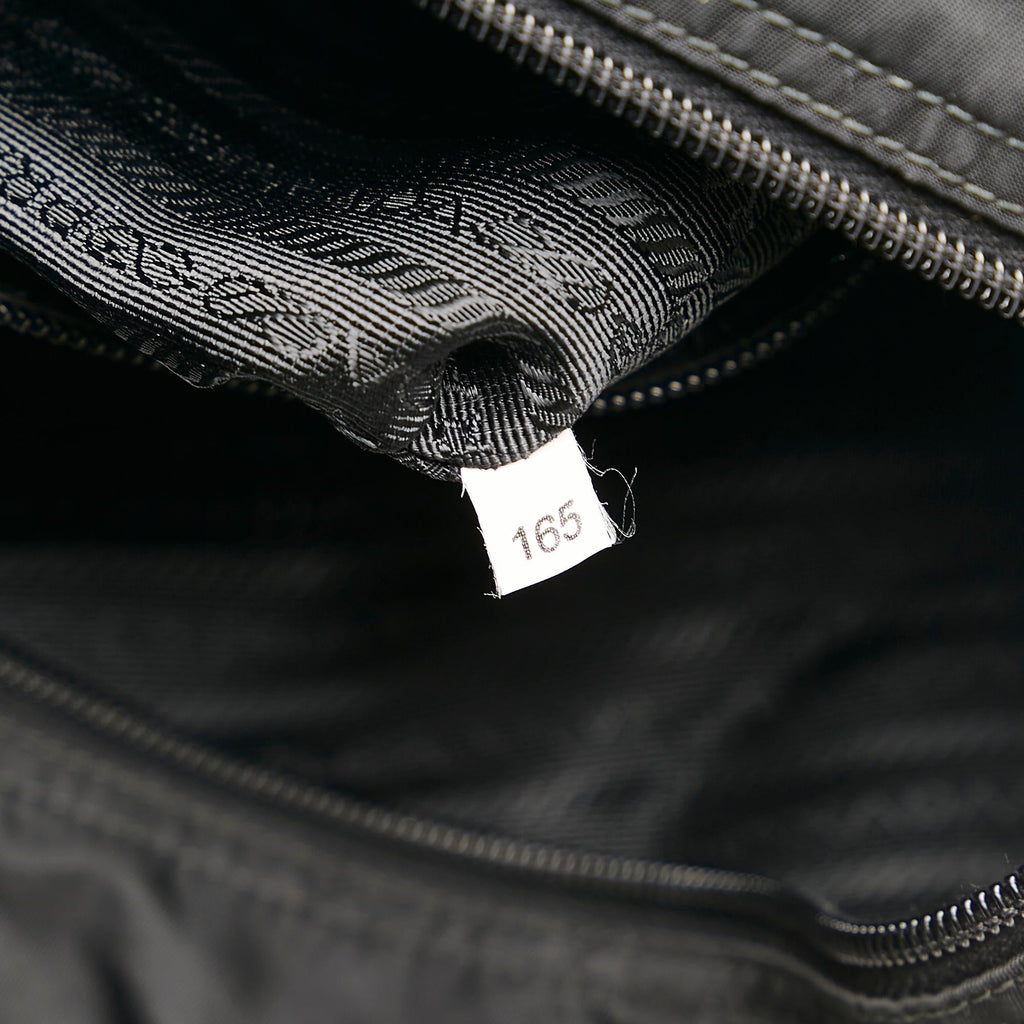 Prada Tessuto Tote Bag (SHG-CGKYiq)