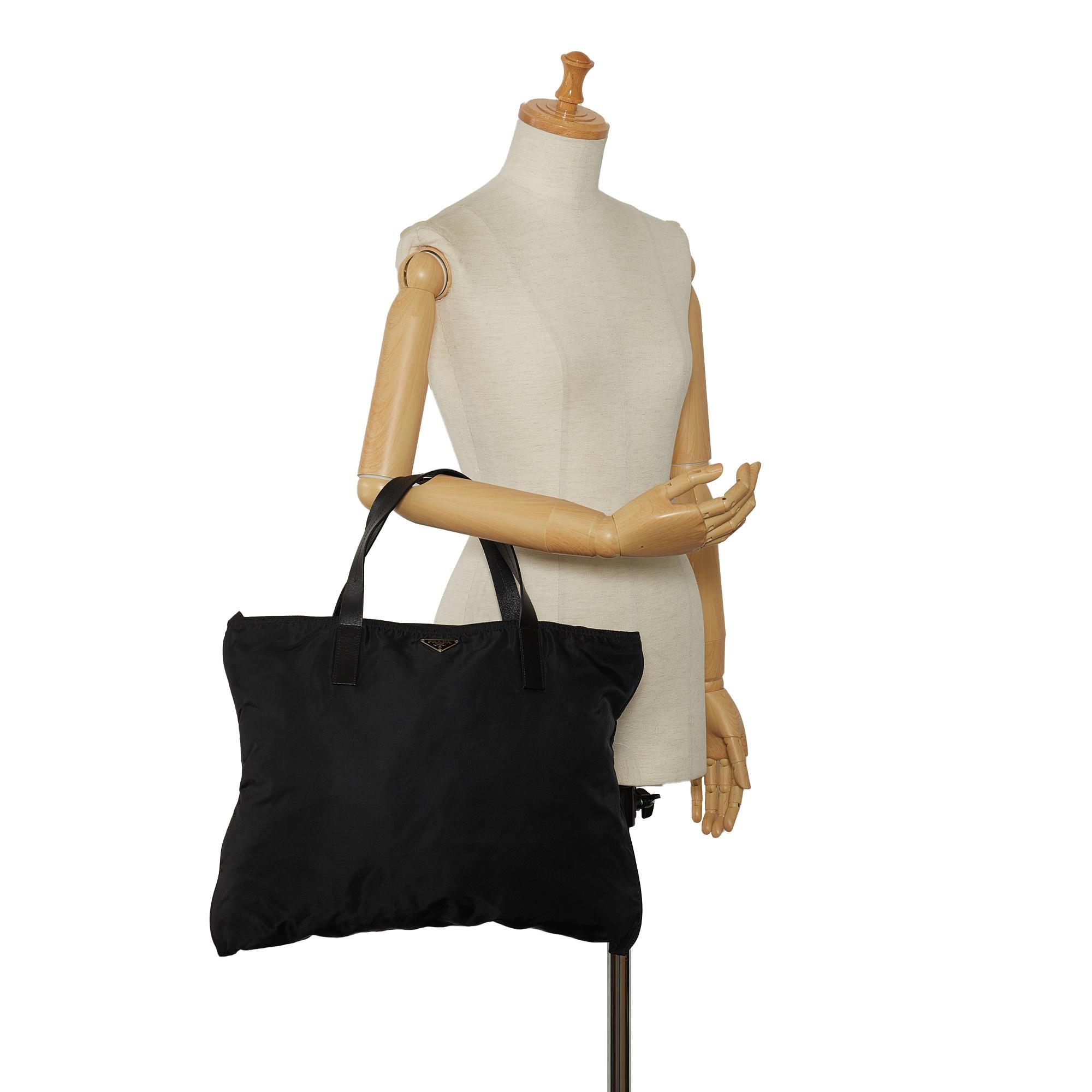 Prada Tessuto Tote Bag (SHG-ucYhni)