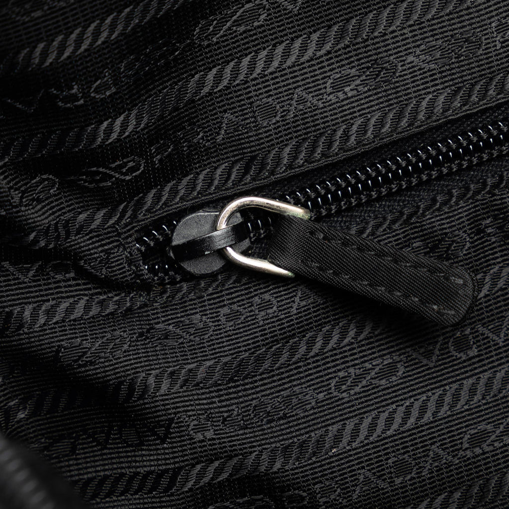 Prada Tessuto Tote Bag (SHG-yxbzP2)