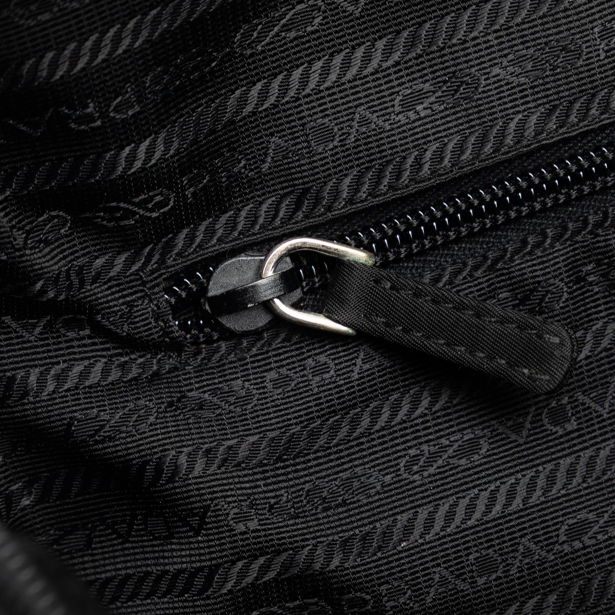 Prada Tessuto Tote Bag (SHG-yxbzP2)