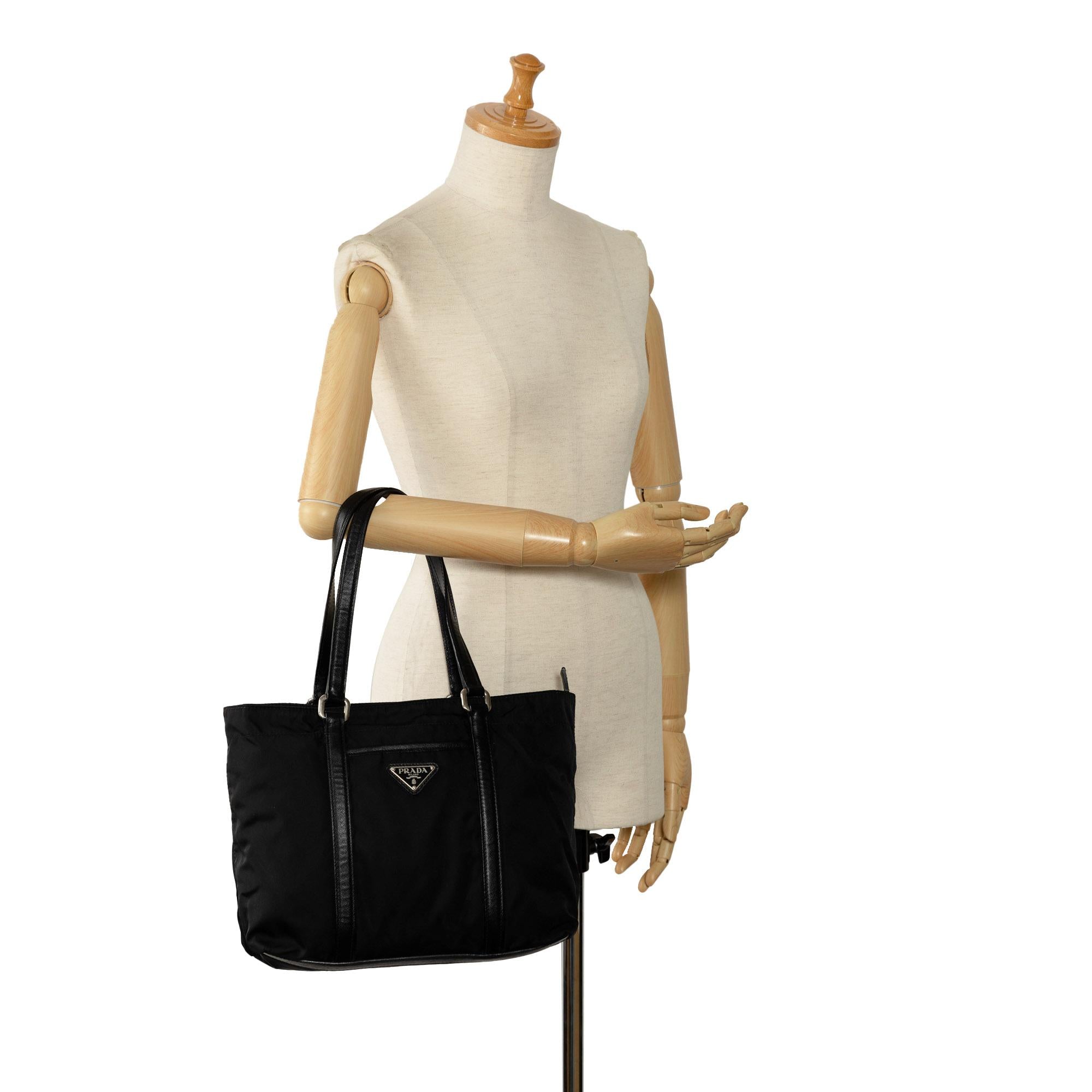 Prada Tessuto Tote Bag (SHG-vvc2hy)