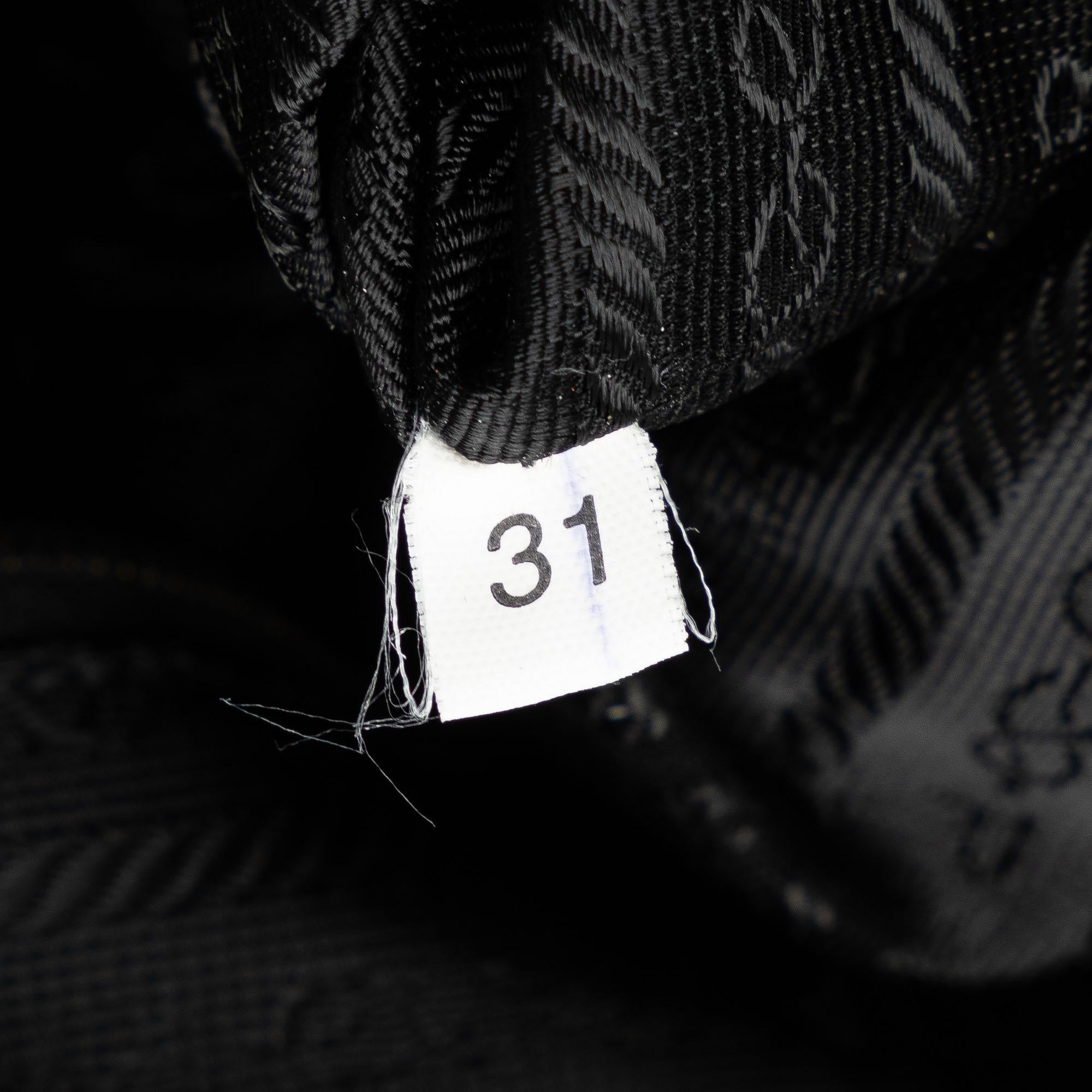 Prada Tessuto Tote Bag (SHG-Ruu6WD)