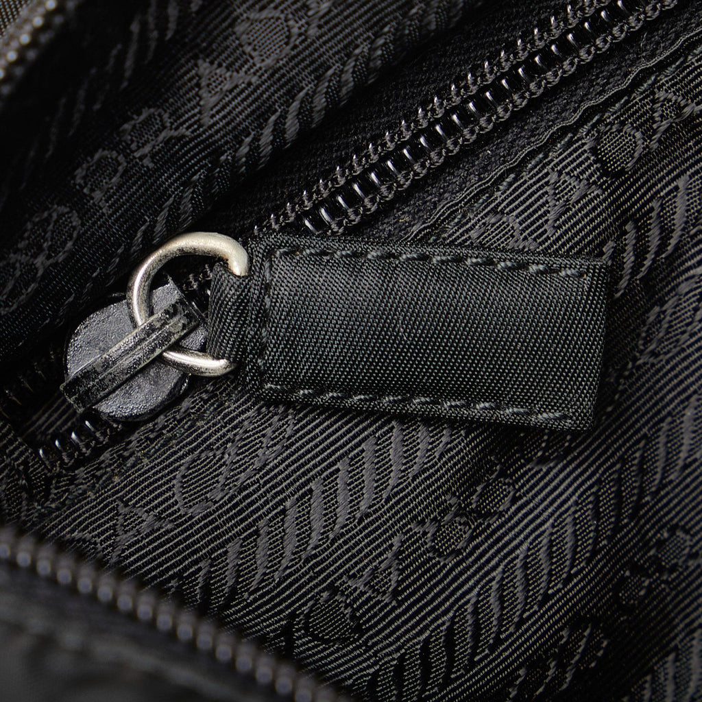 Prada Tessuto Tote (SHG-TAn15u)