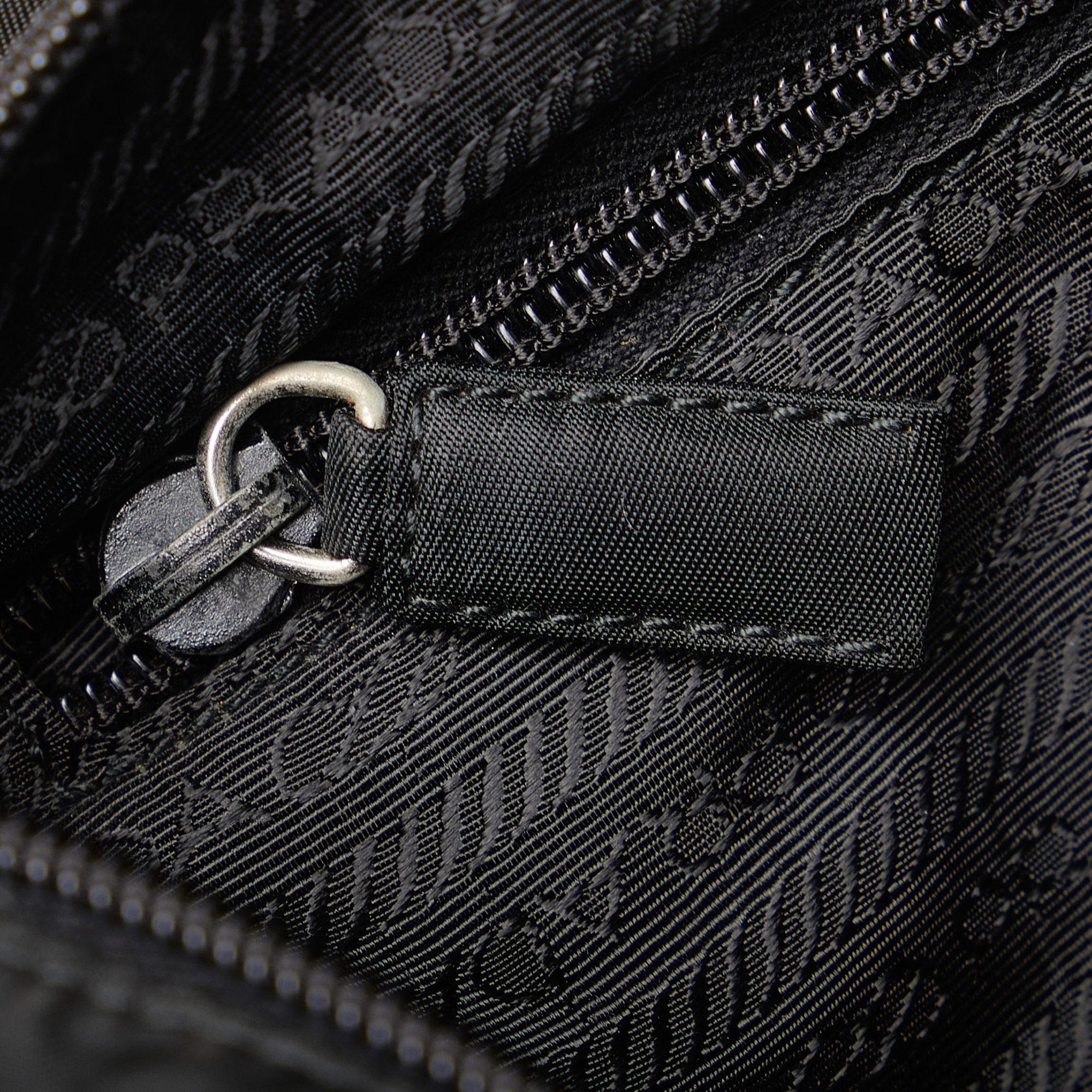 Prada Tessuto Tote (SHG-TAn15u)