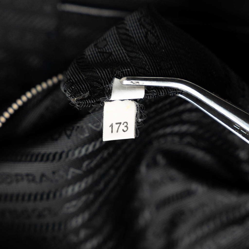 Prada Tessuto Tote (SHG-4PJFps)