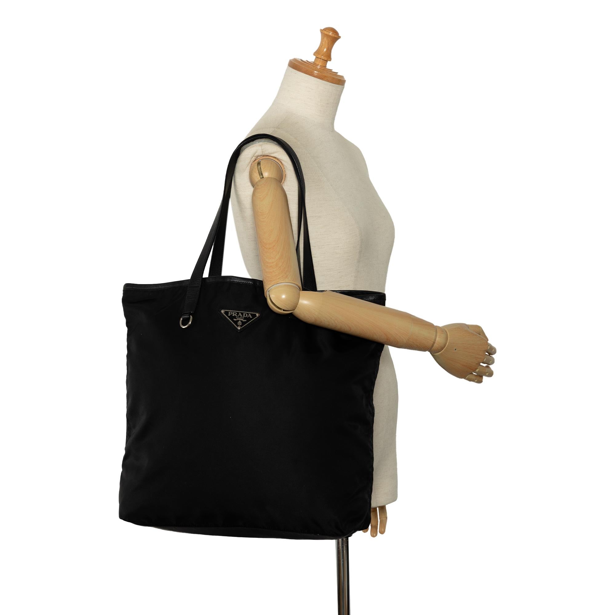 Prada Tessuto Tote (SHG-4PJFps)