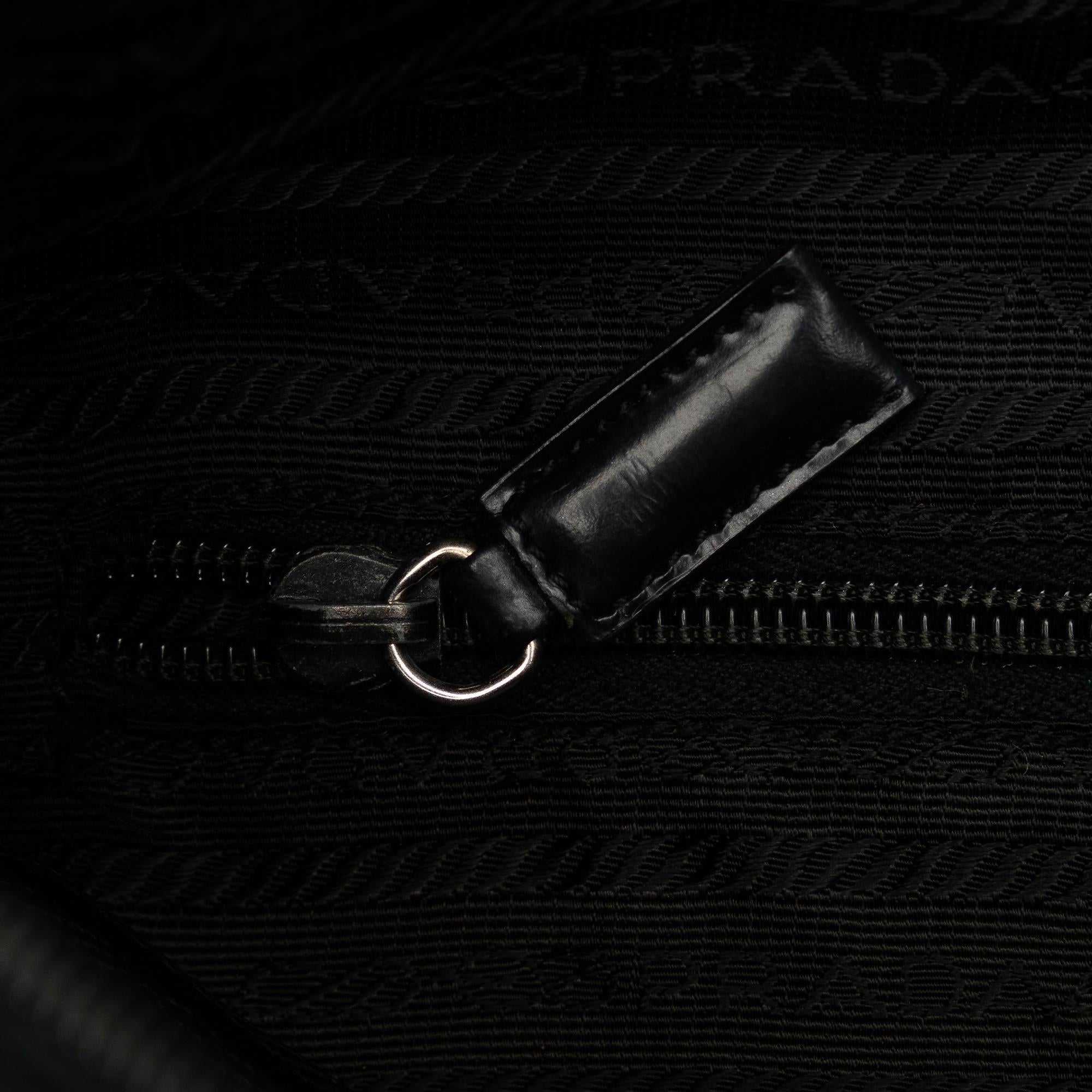 Prada Tessuto Tote (SHG-H5EbsU)
