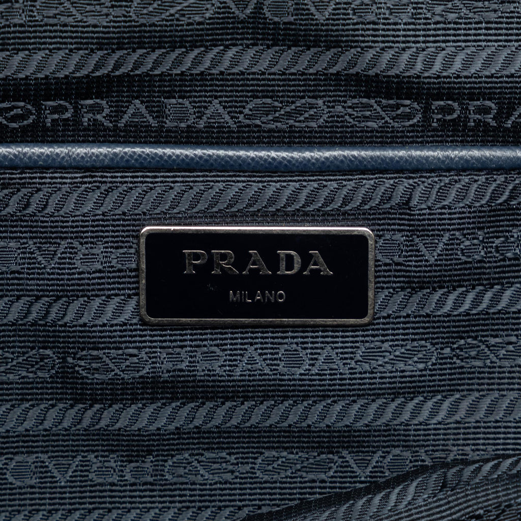 Prada Tessuto Tote (SHG-7zansr)
