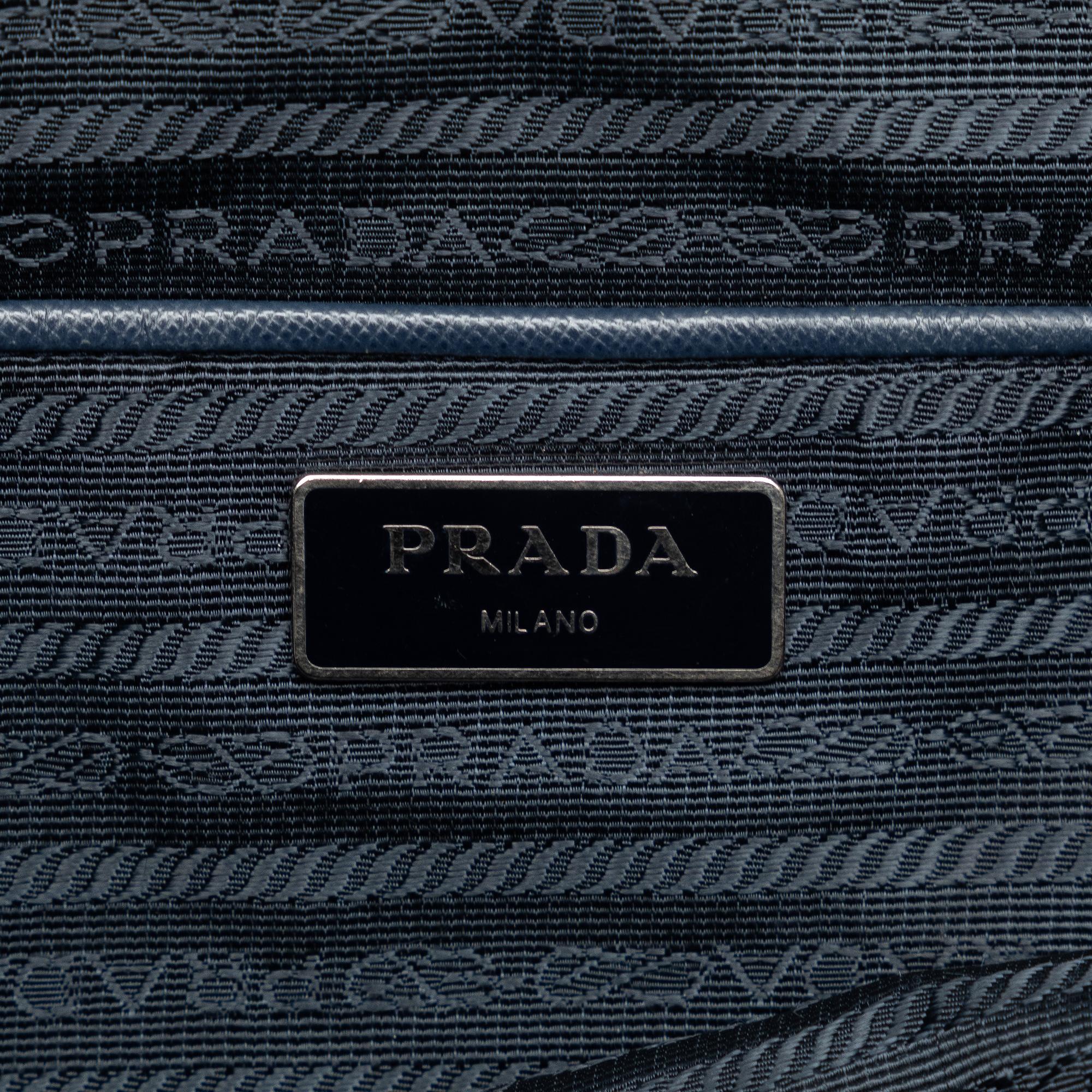 Prada Tessuto Tote (SHG-7zansr)