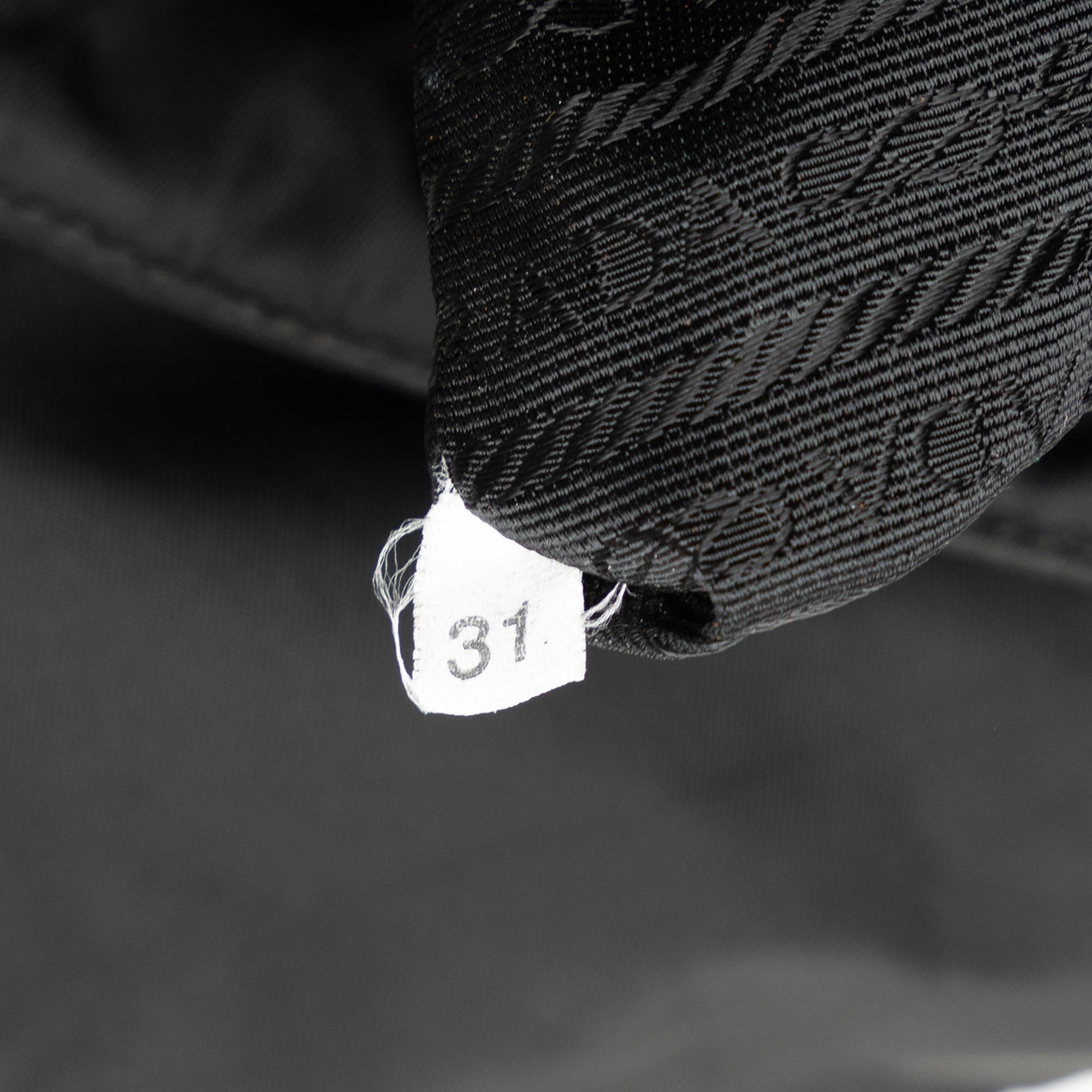 Prada Tessuto Tote (SHG-UN2GXe)