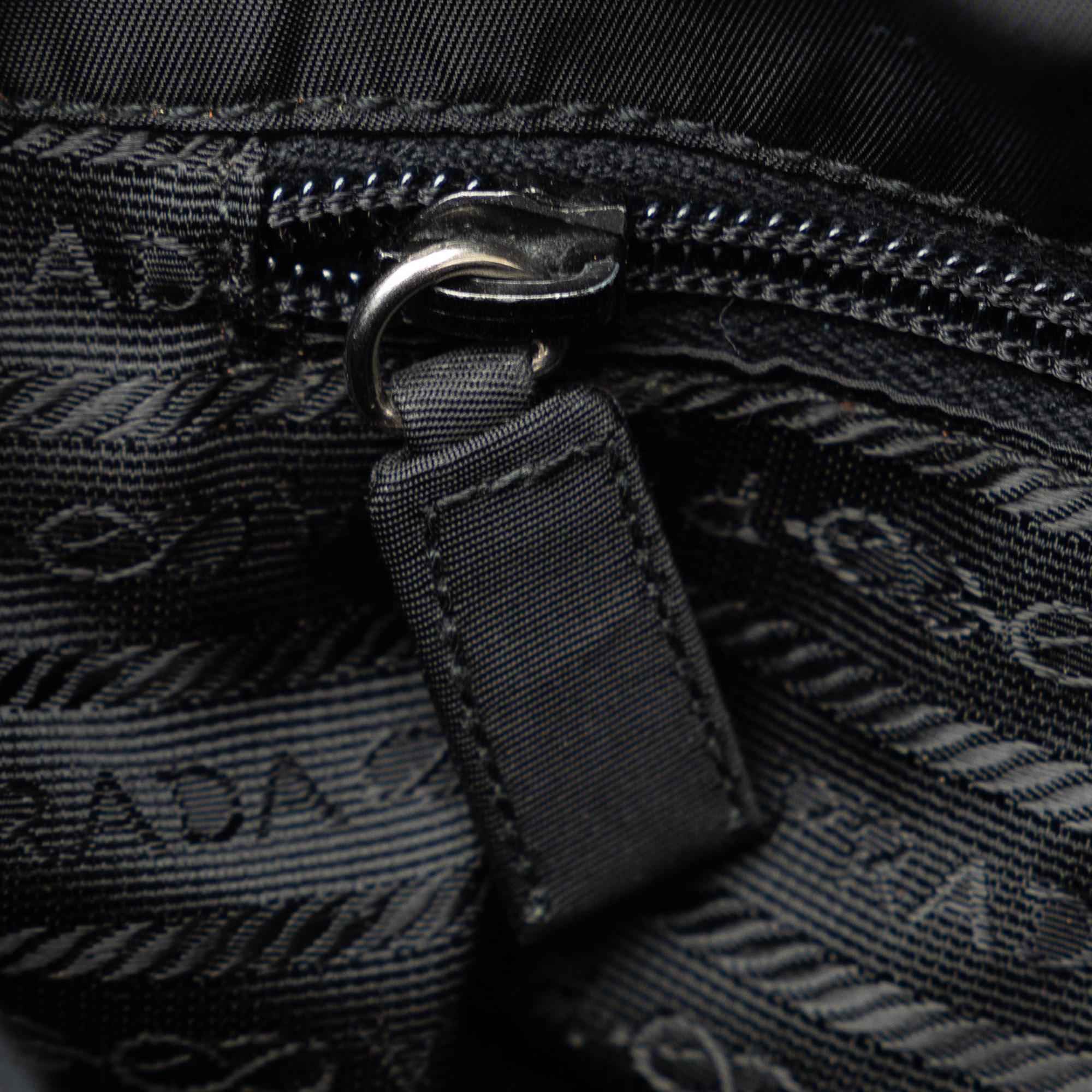 Prada Tessuto Tote (SHG-UN2GXe)