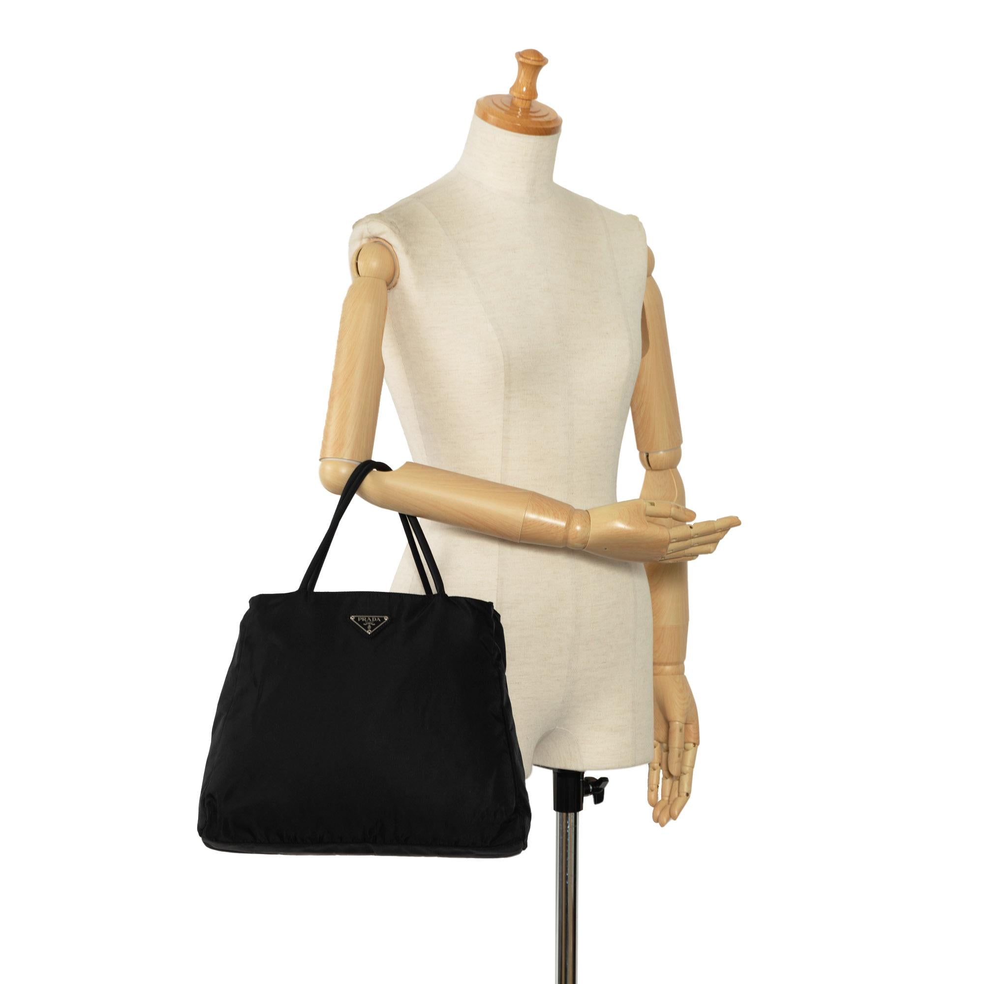 Prada Tessuto Tote (SHG-UN2GXe)