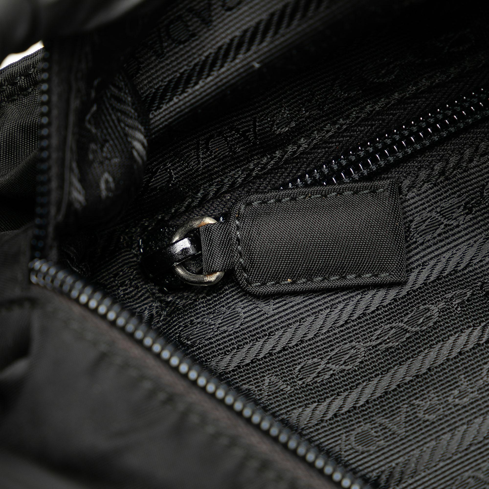 Prada Tessuto Tote (SHG-DlClbH)