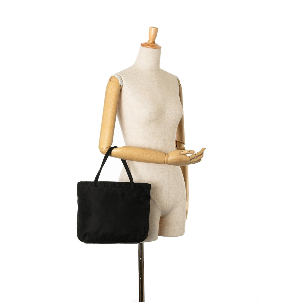 Prada Tessuto Tote (SHG-DlClbH)