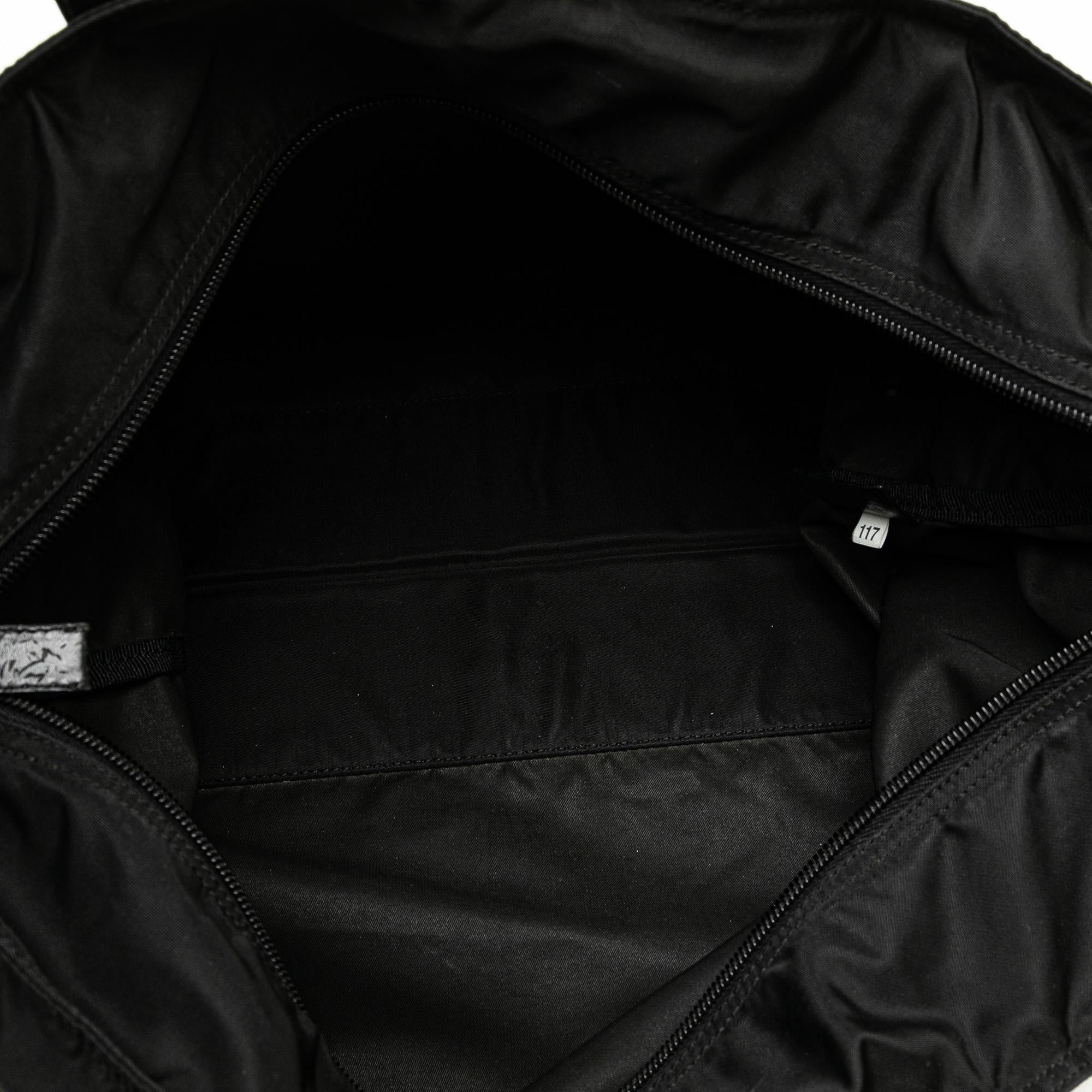 Prada Tessuto Tote (SHG-Hwv56y)
