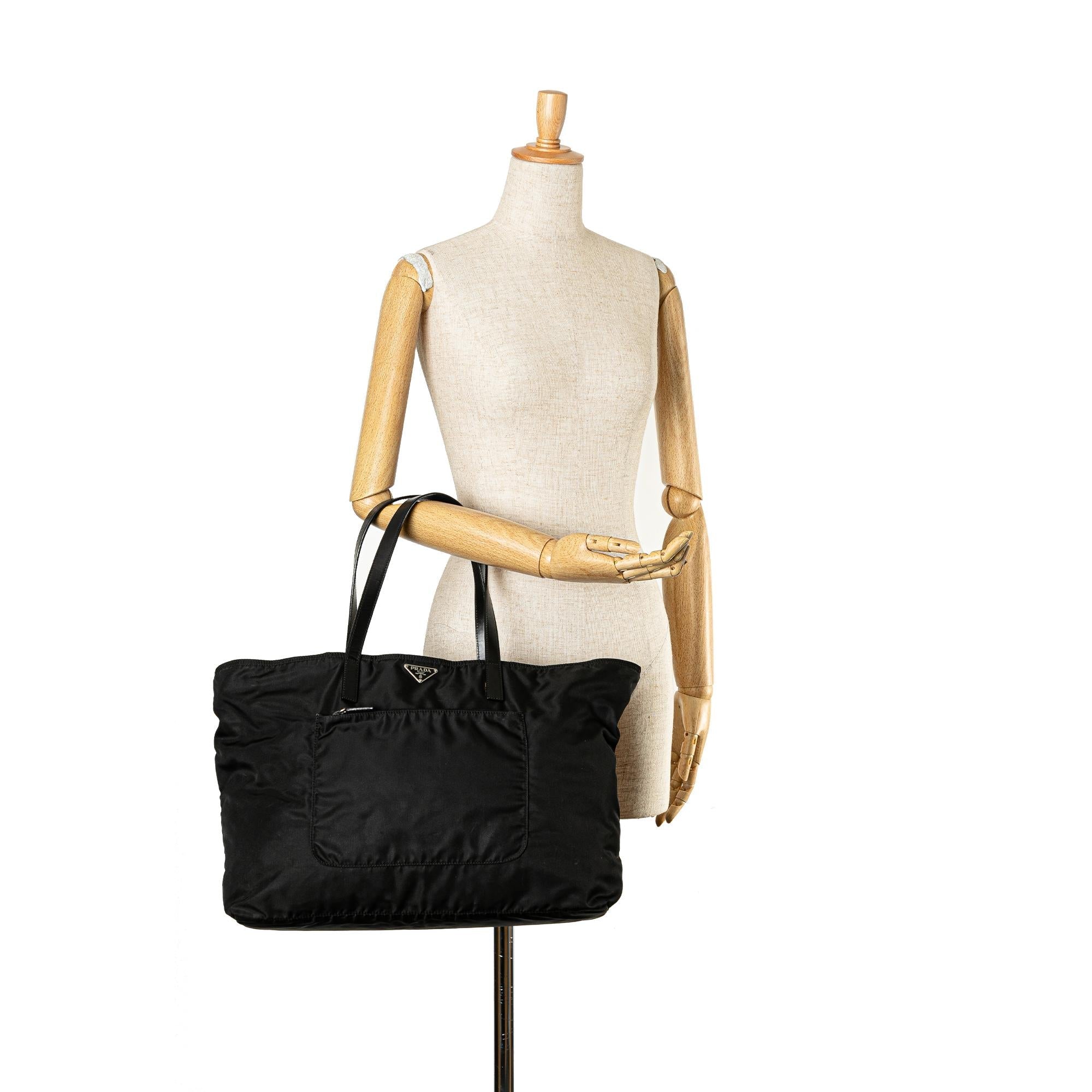 Prada Tessuto Tote (SHG-Hwv56y)