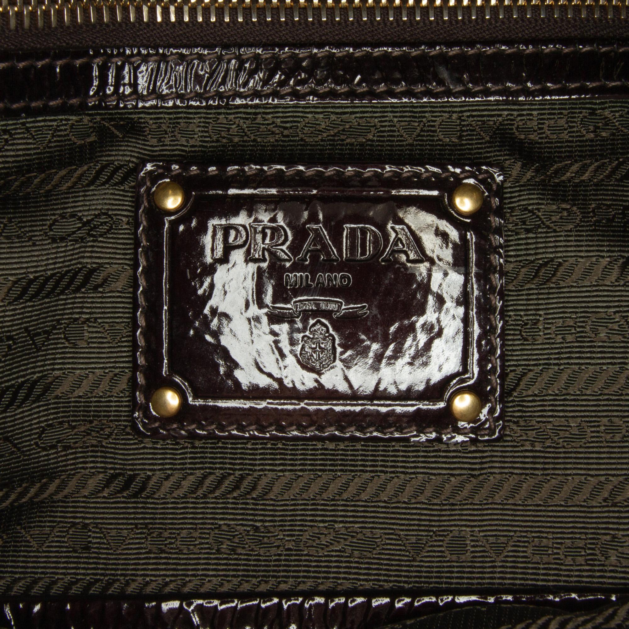 Prada Vernice Tote Bag (SHG-q563Ze)