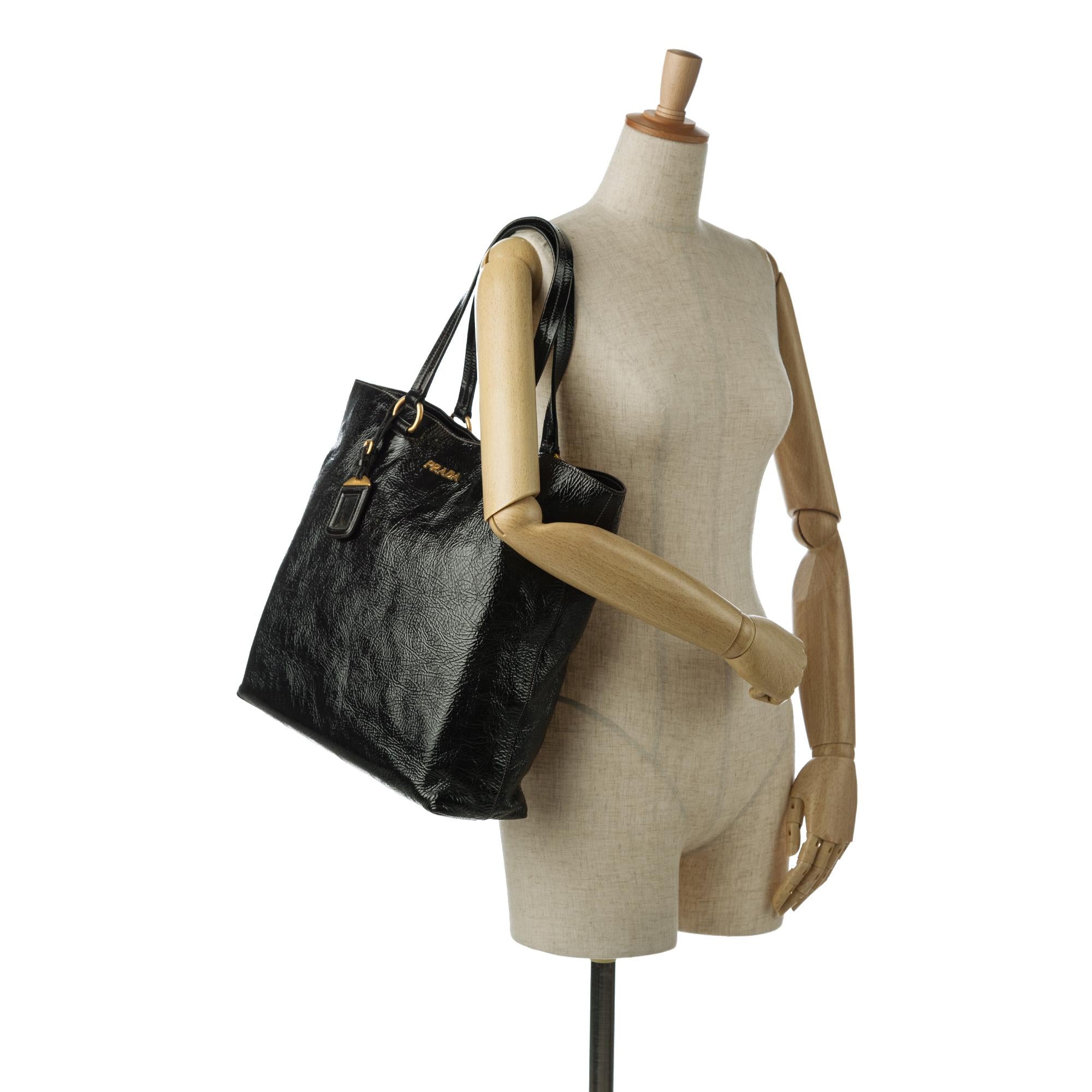 Prada Vernice Tote Bag (SHG-q563Ze)