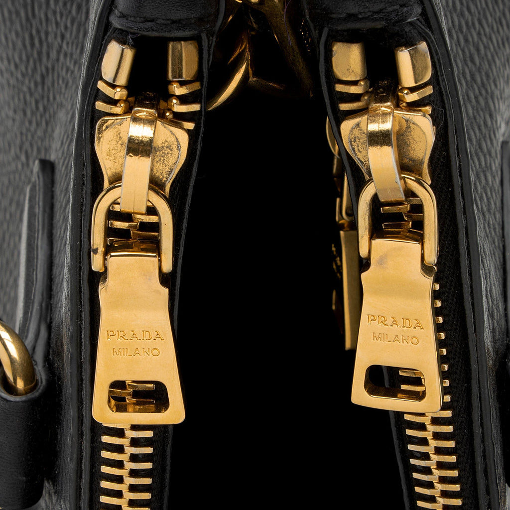 Prada Vitello Daino Double Zip Medium Tote (SHF-Ve4tnw)