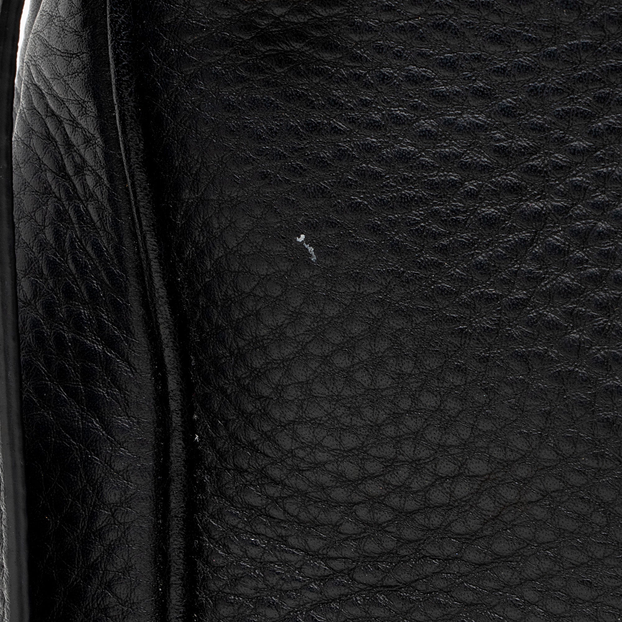 Prada Vitello Daino Double Zip Medium Tote (SHF-Ve4tnw)
