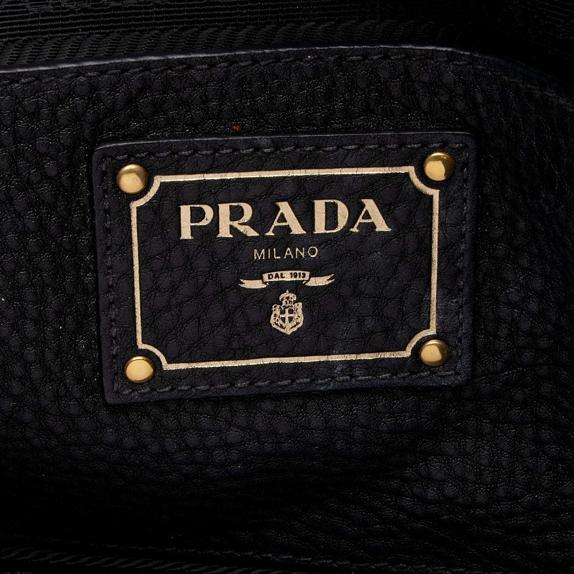 Prada Vitello Daino Double Zip Medium Tote (SHF-Ve4tnw)