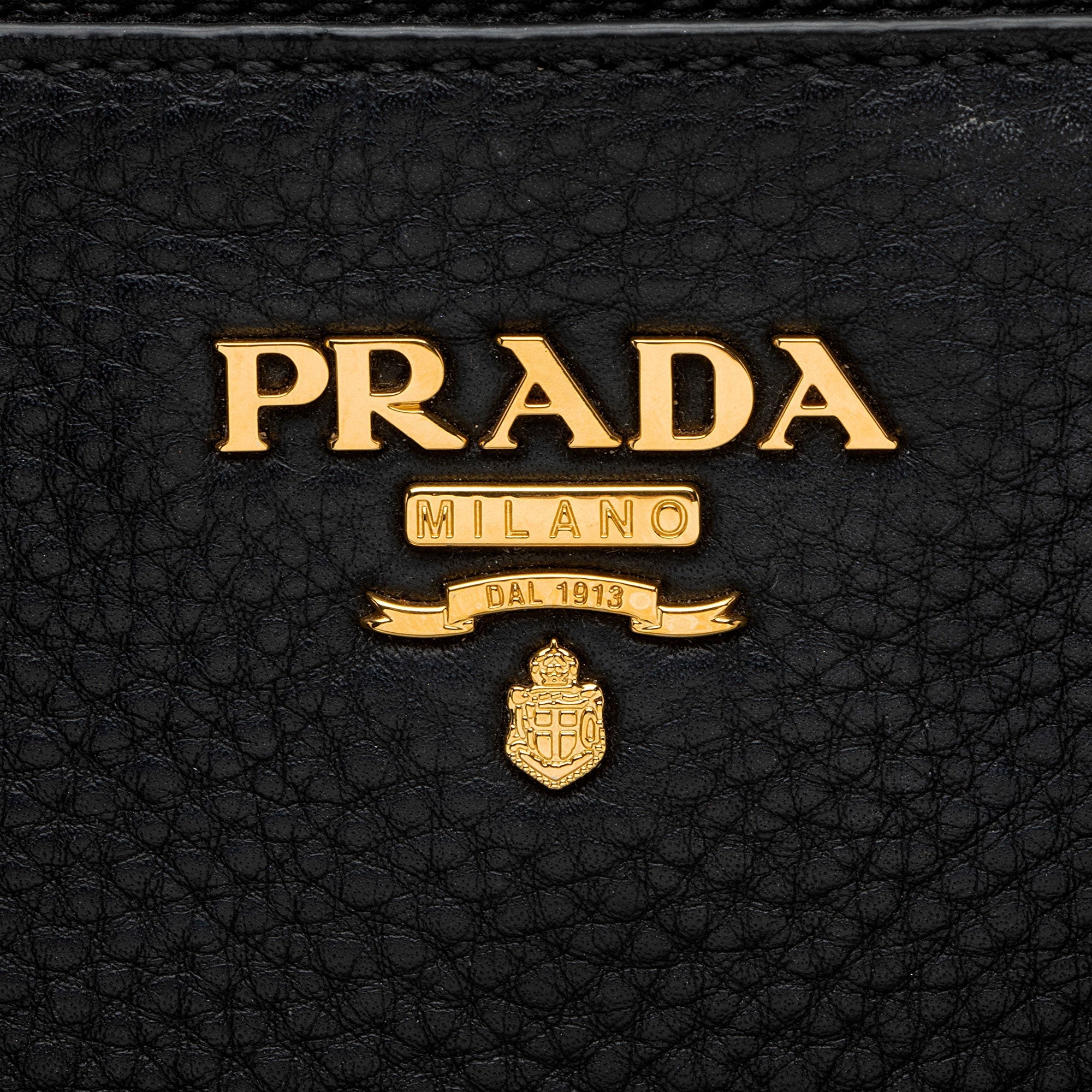 Prada Vitello Daino Double Zip Medium Tote (SHF-Ve4tnw)