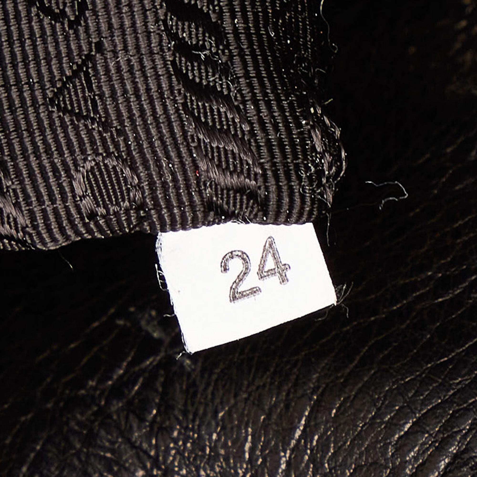 Prada Vitello Daino Leather Tote Bag (SHG-32029)