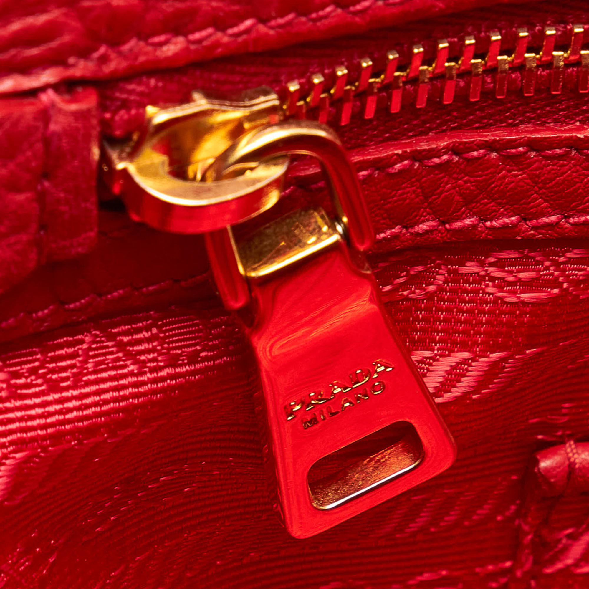 Prada Vitello Daino Leather Tote Bag (SHG-33945)