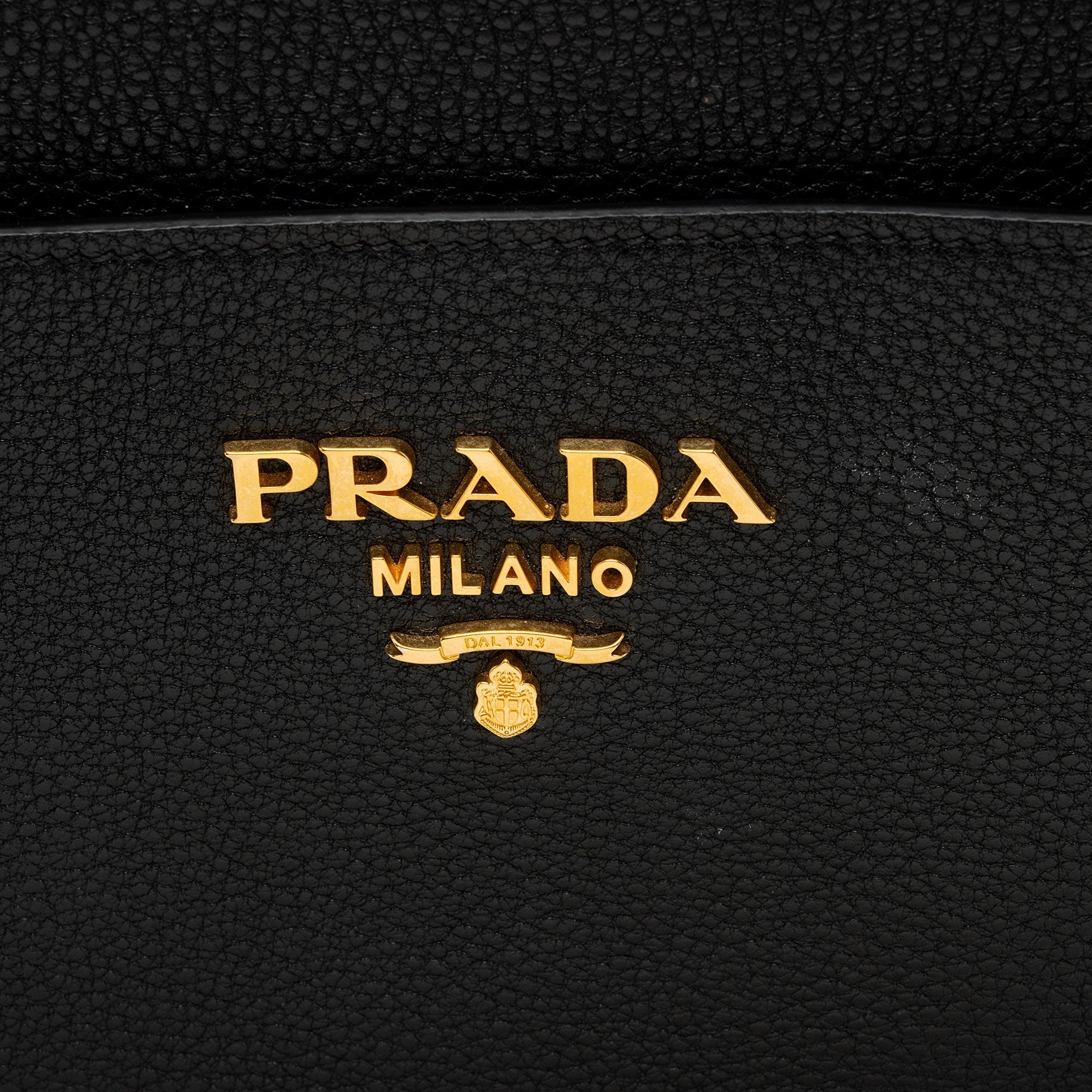 Prada Vitello Daino Pocket Shopping Tote (SHF-ArkUVK)