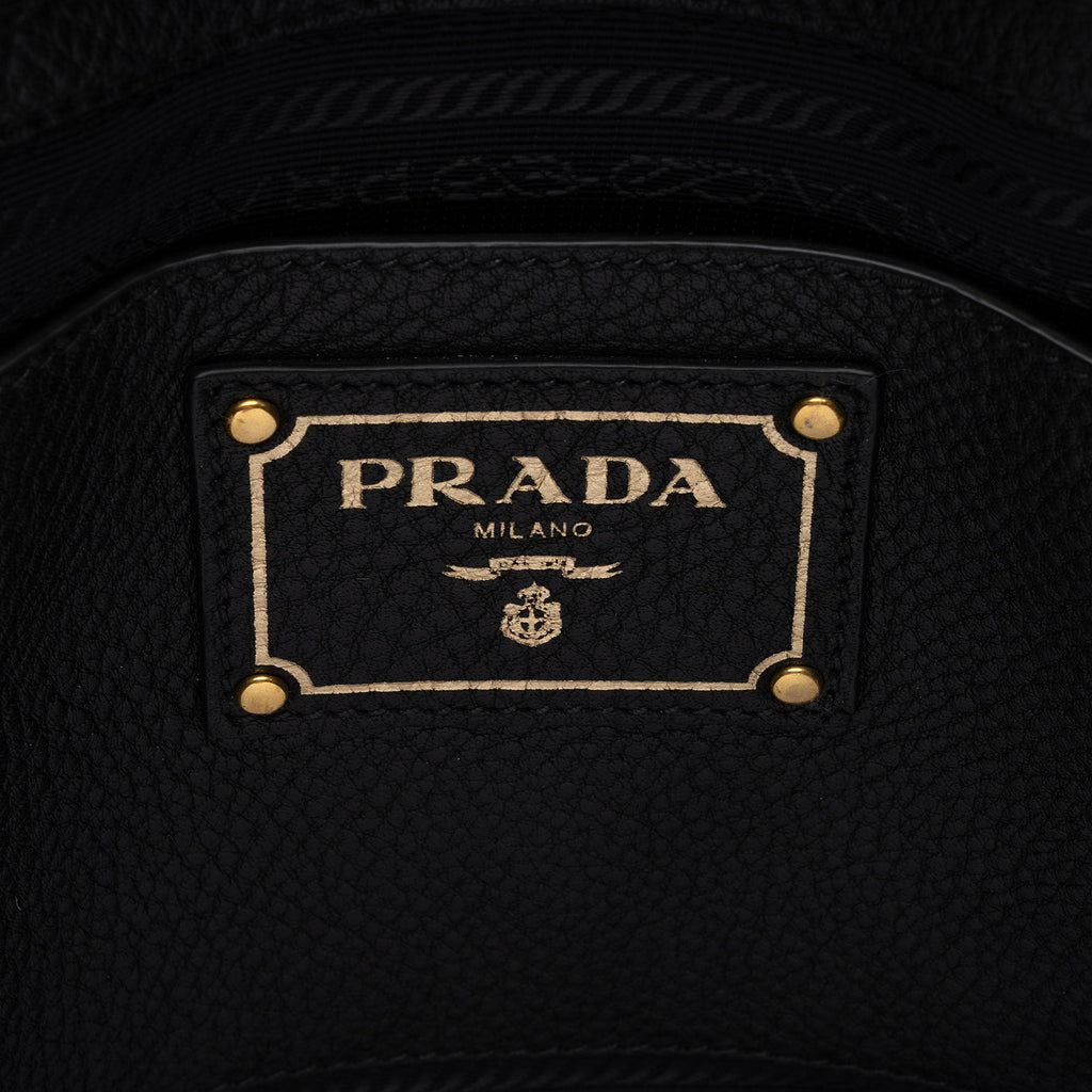Prada Vitello Daino Shopping Tote (SHF-rtAZE9)