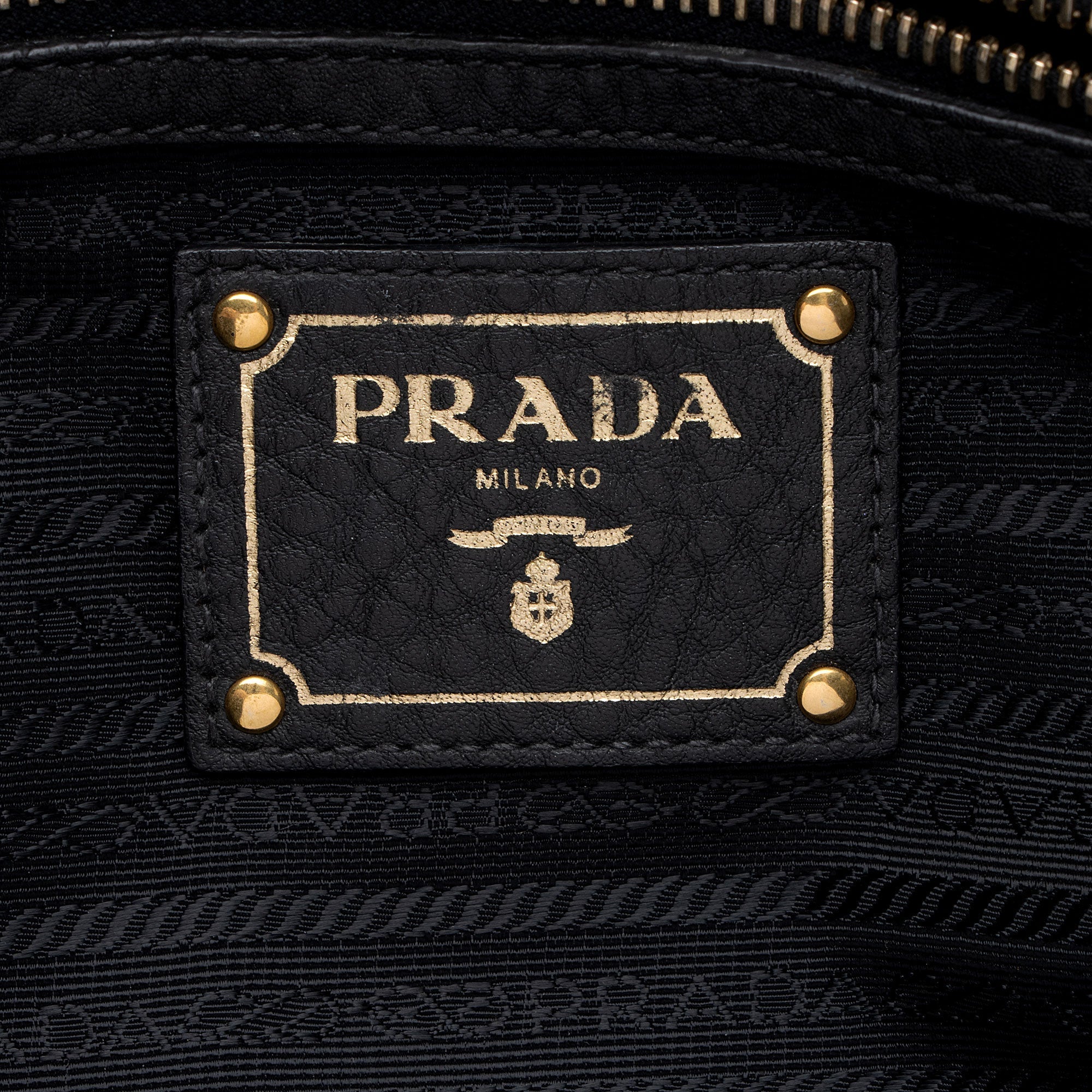 Prada Vitello Daino Shopping Tote (SHF-I79QkY)
