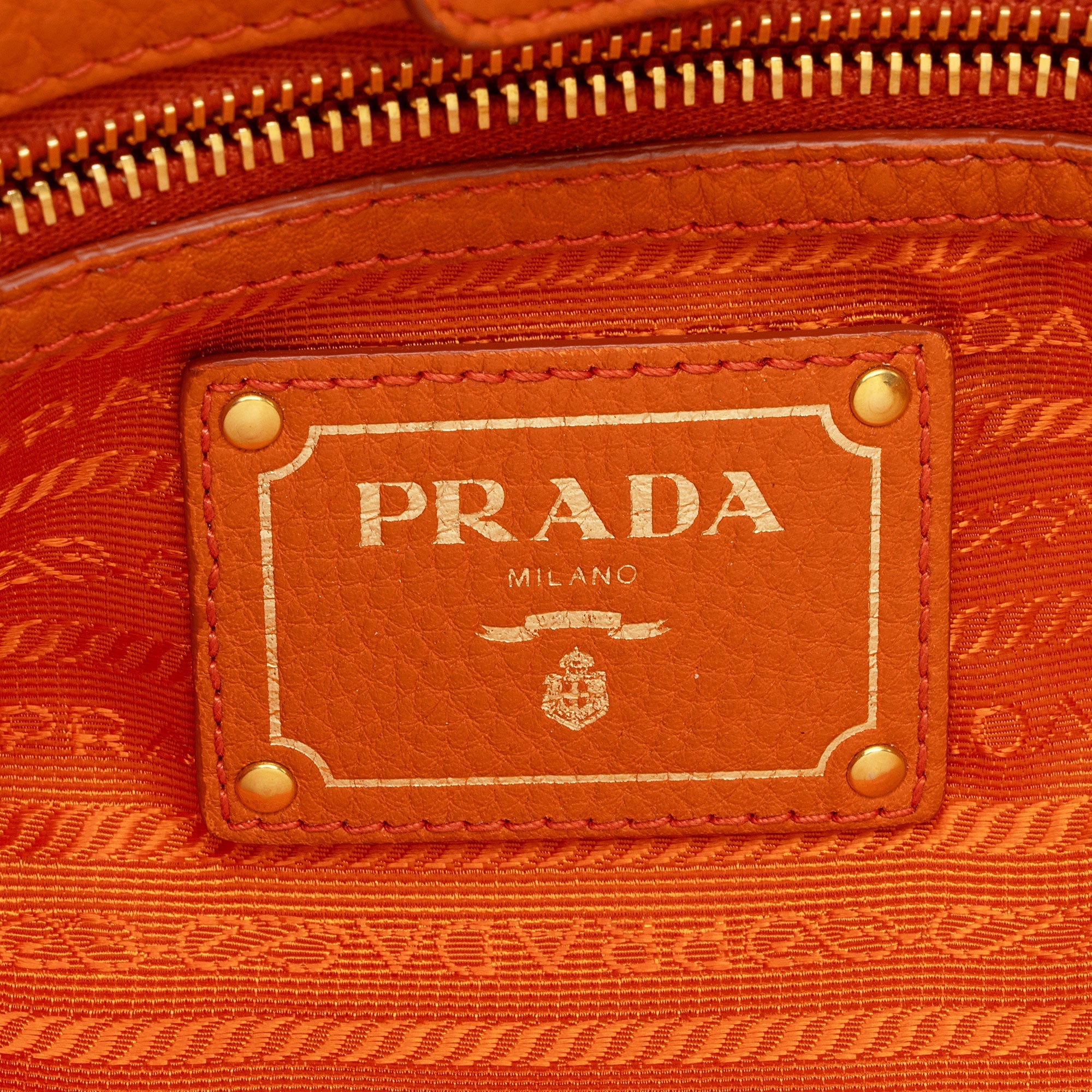 Prada Vitello Daino Shopping Tote (SHF-O52UVd)