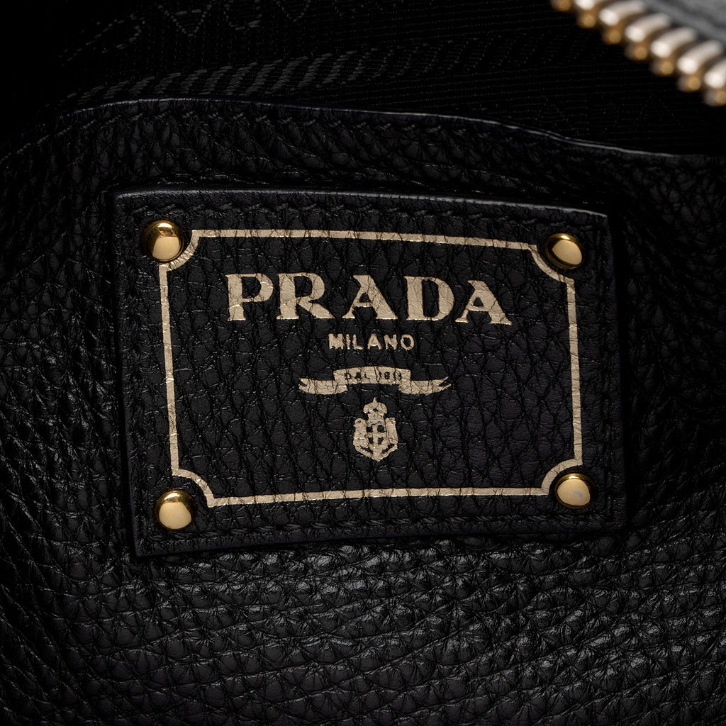 Prada Vitello Daino Shopping Tote (SHF-vYoFUv)