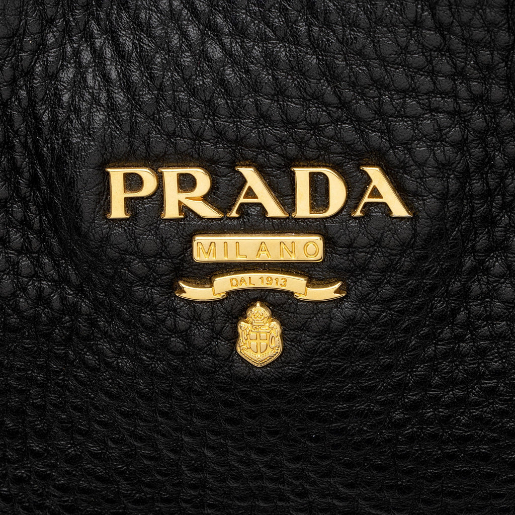 Prada Vitello Daino Shopping Tote (SHF-vYoFUv)