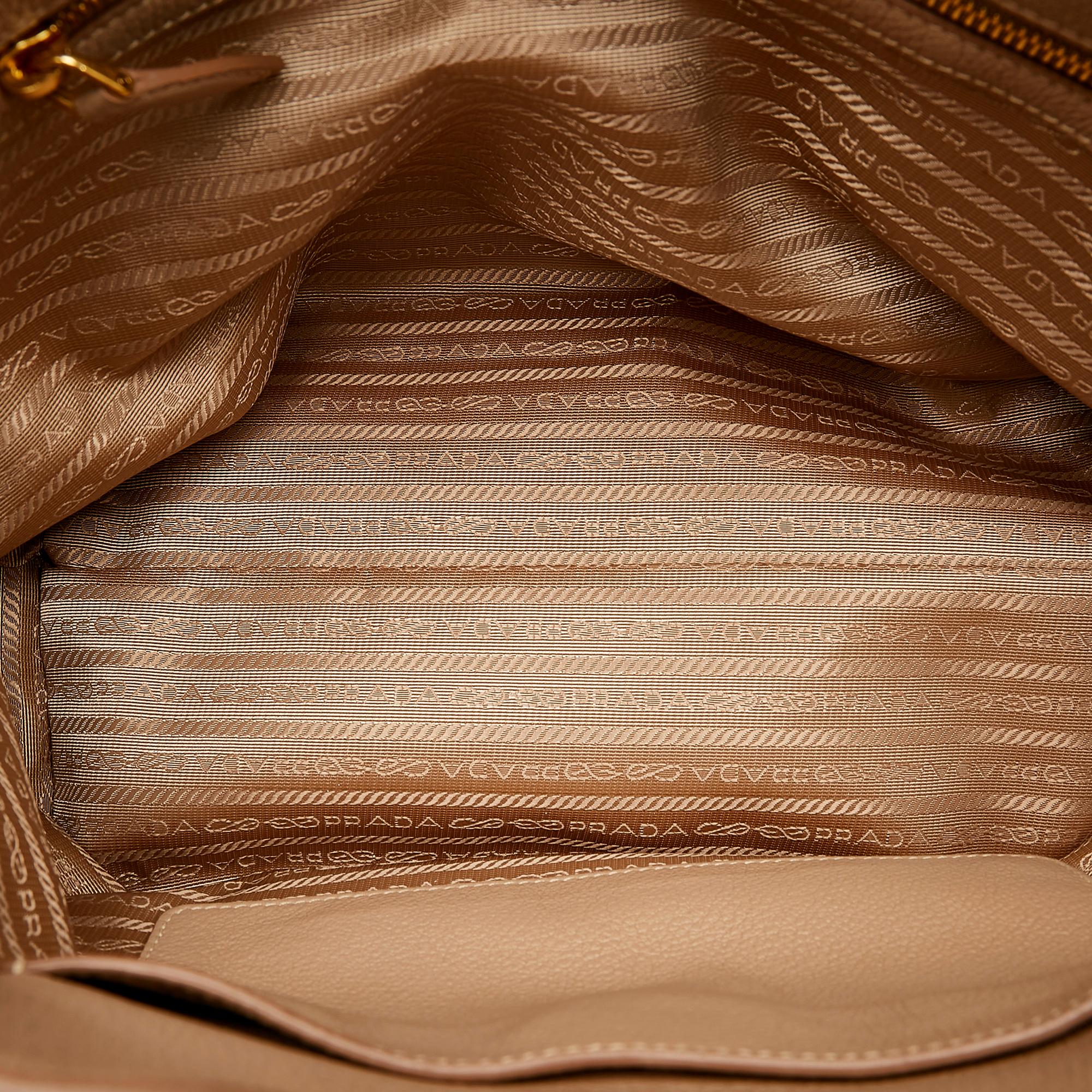 Prada Vitello Daino Tote Bag (SHG-27220)