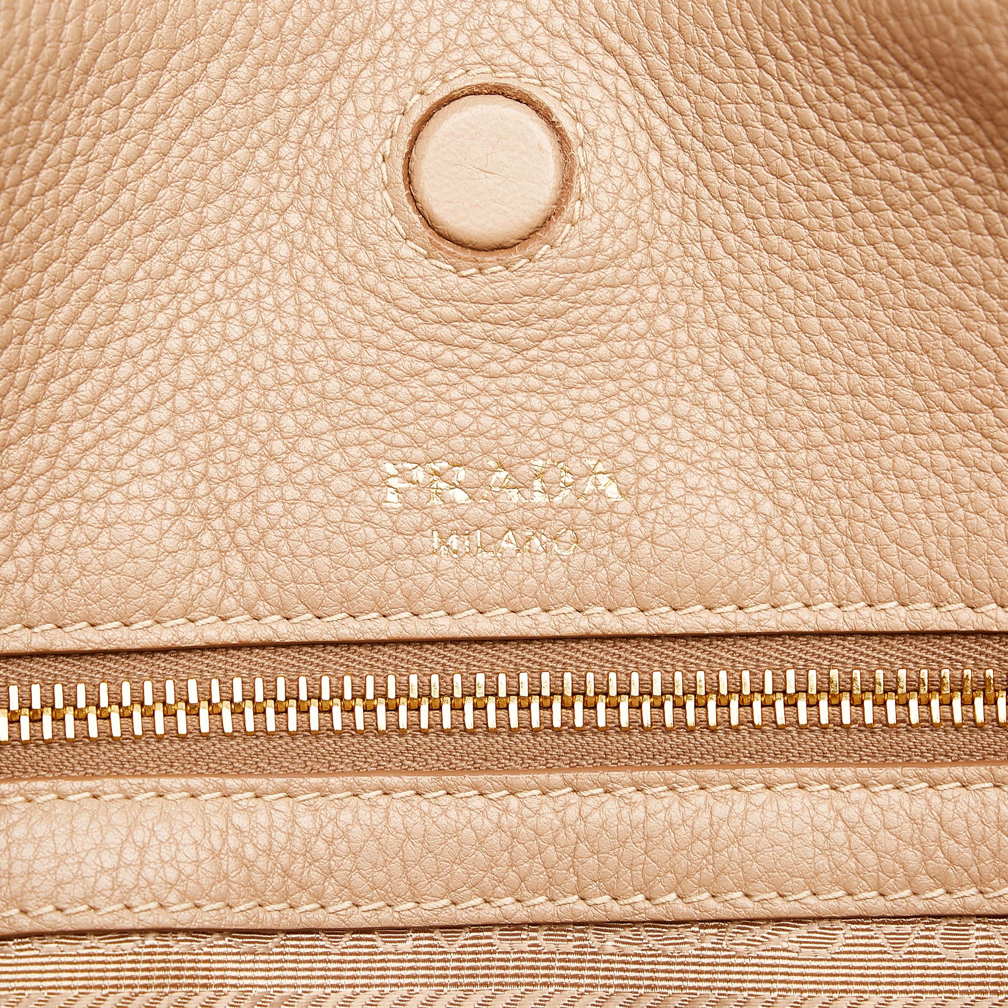 Prada Vitello Daino Tote Bag (SHG-27220)