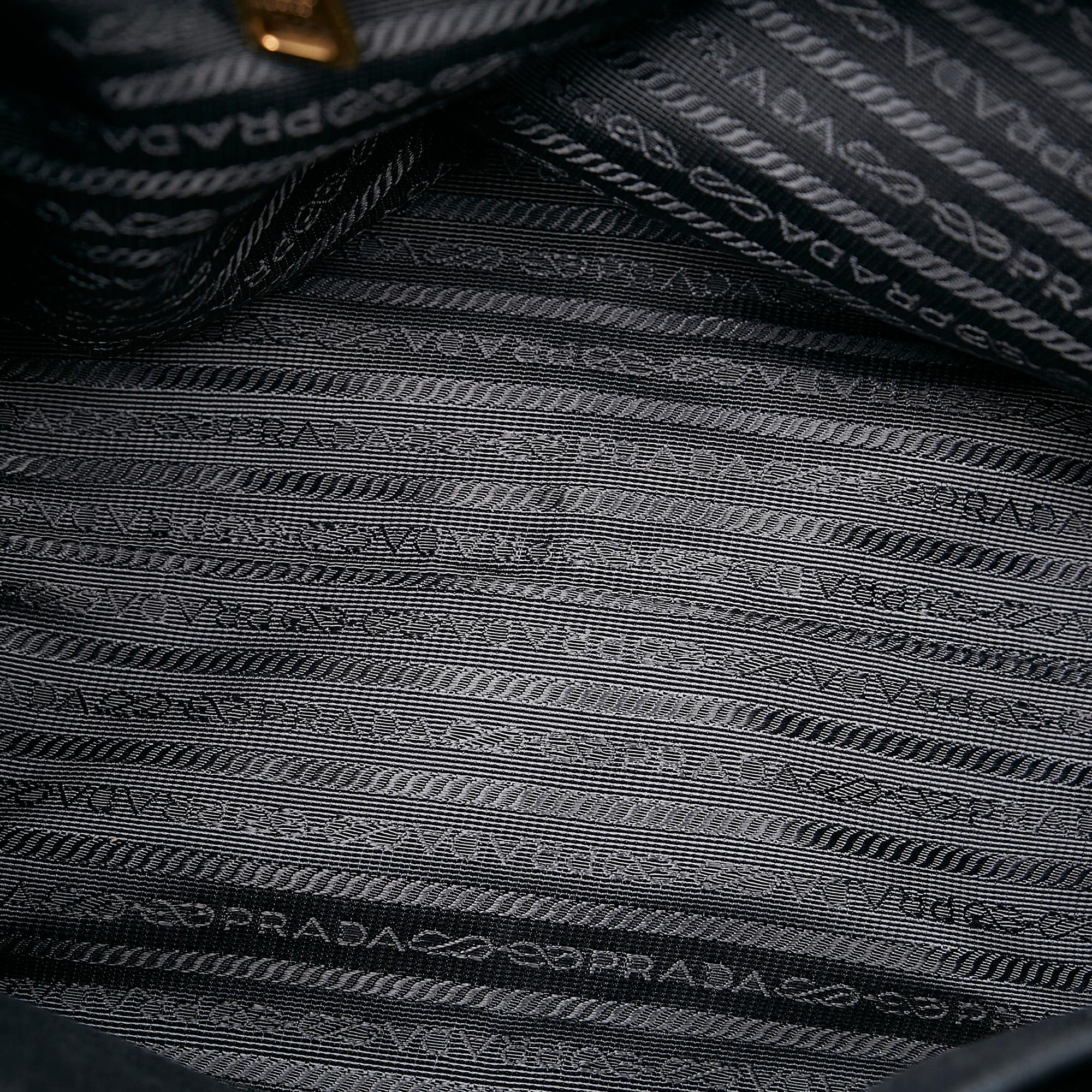 Prada Vitello Daino Tote Bag (SHG-28613)