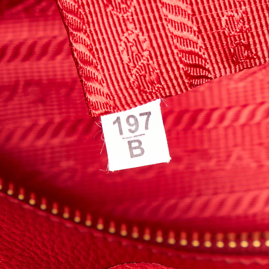 Prada Vitello Daino Tote Bag (SHG-29806)