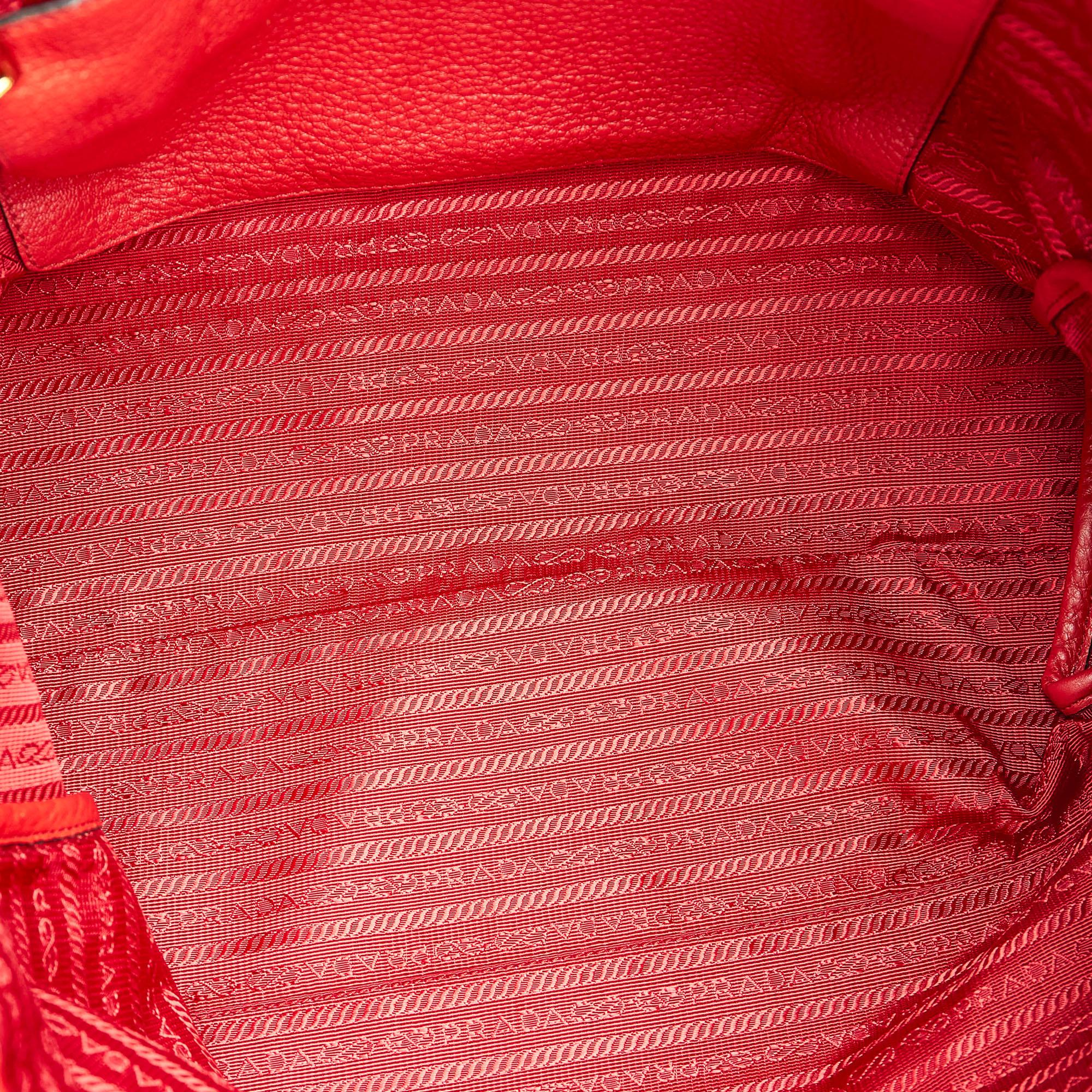 Prada Vitello Daino Tote Bag (SHG-29806)